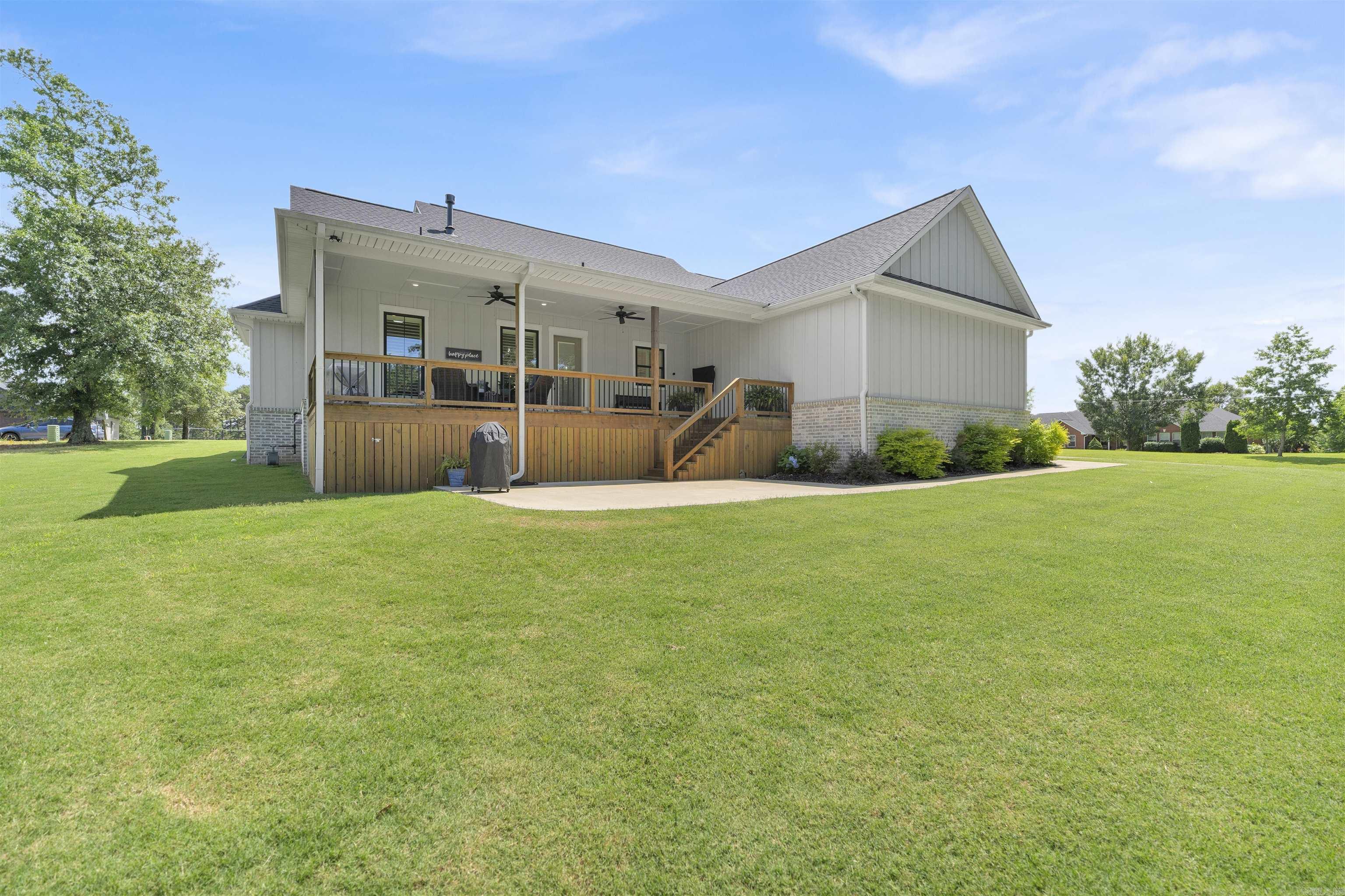 100 Laurie Dr Drive Property Photo 24