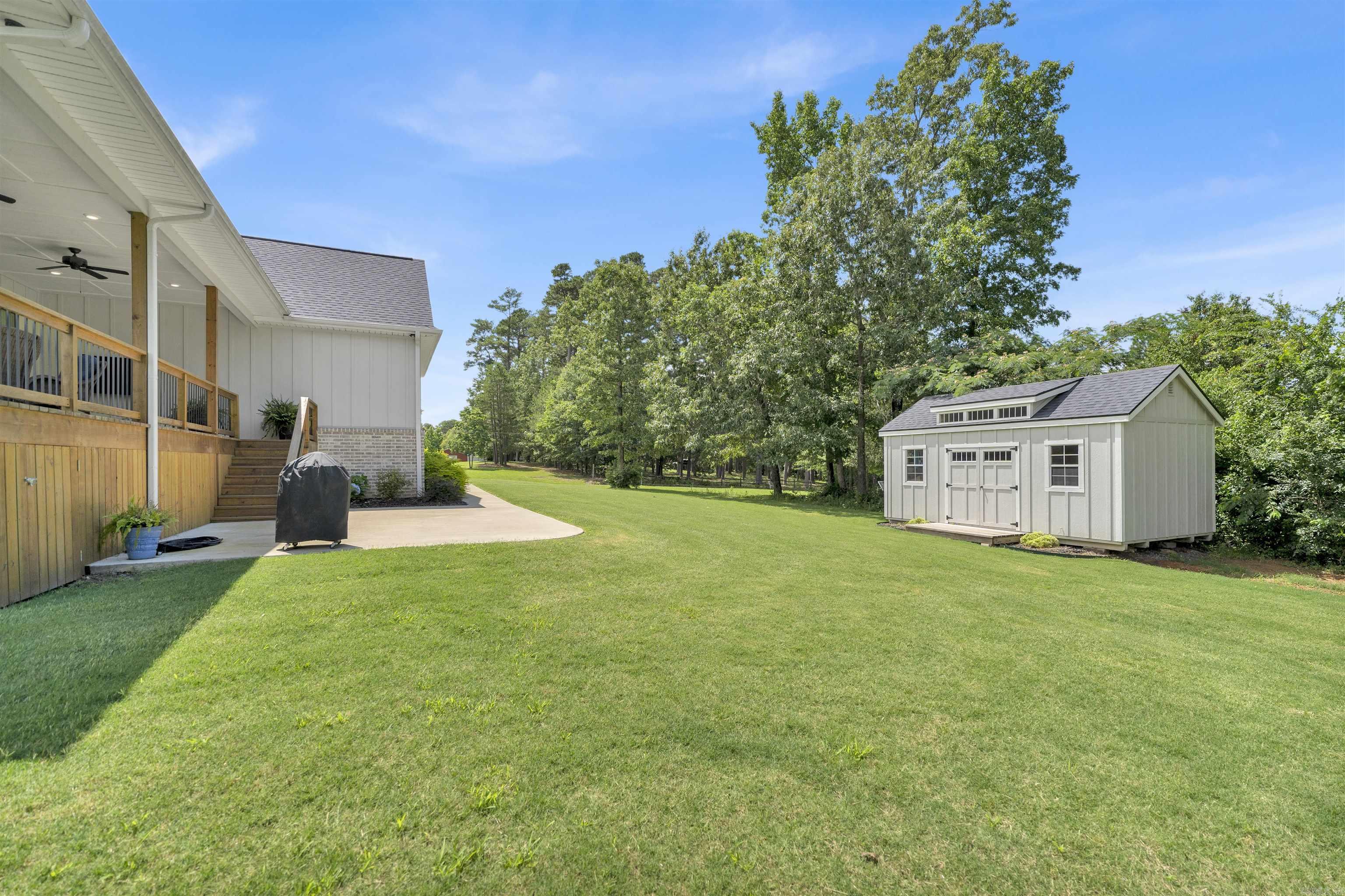 100 Laurie Dr Drive Property Photo 25