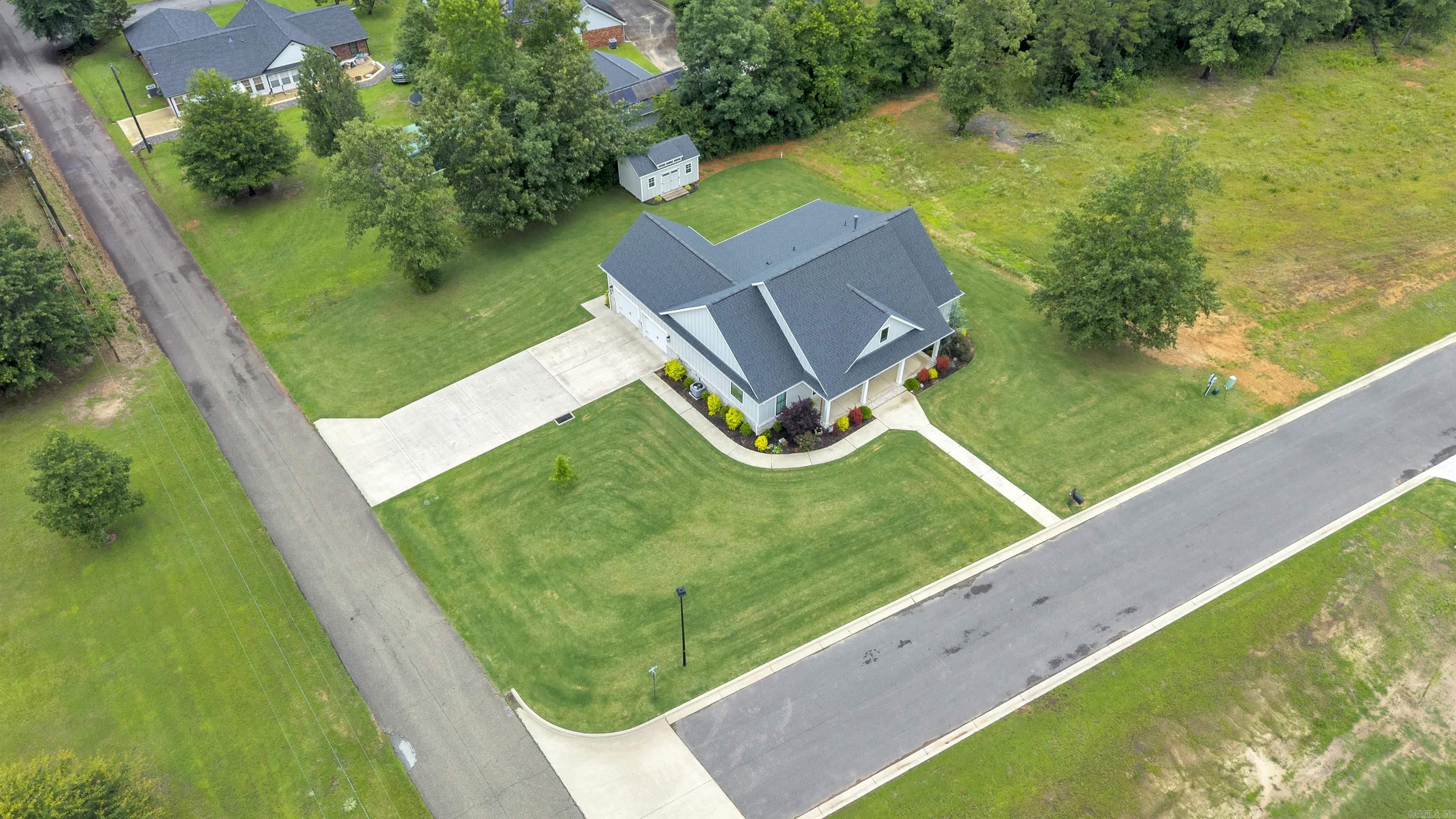 100 Laurie Dr Drive Property Photo 30