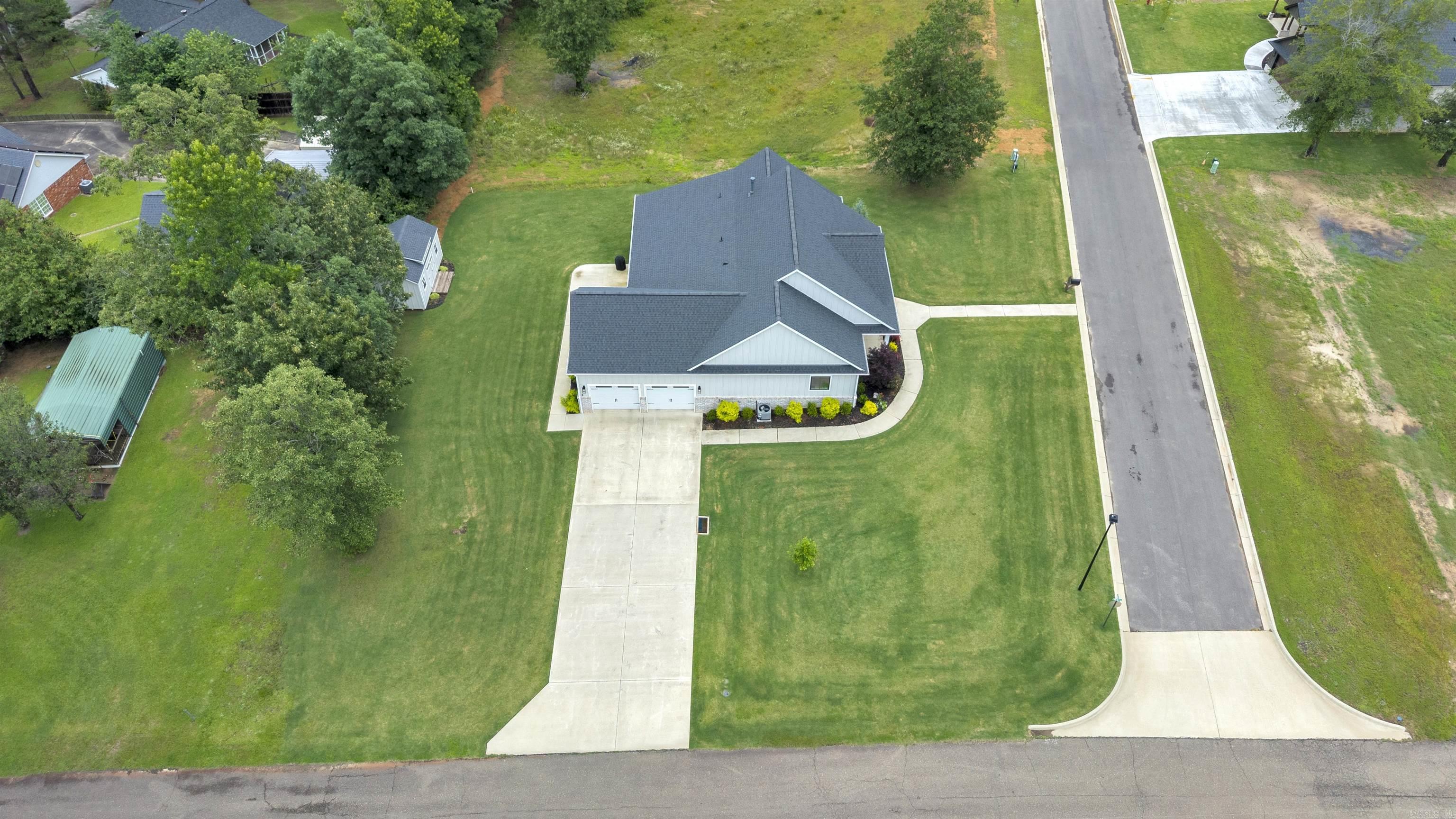 100 Laurie Dr Drive Property Photo 31