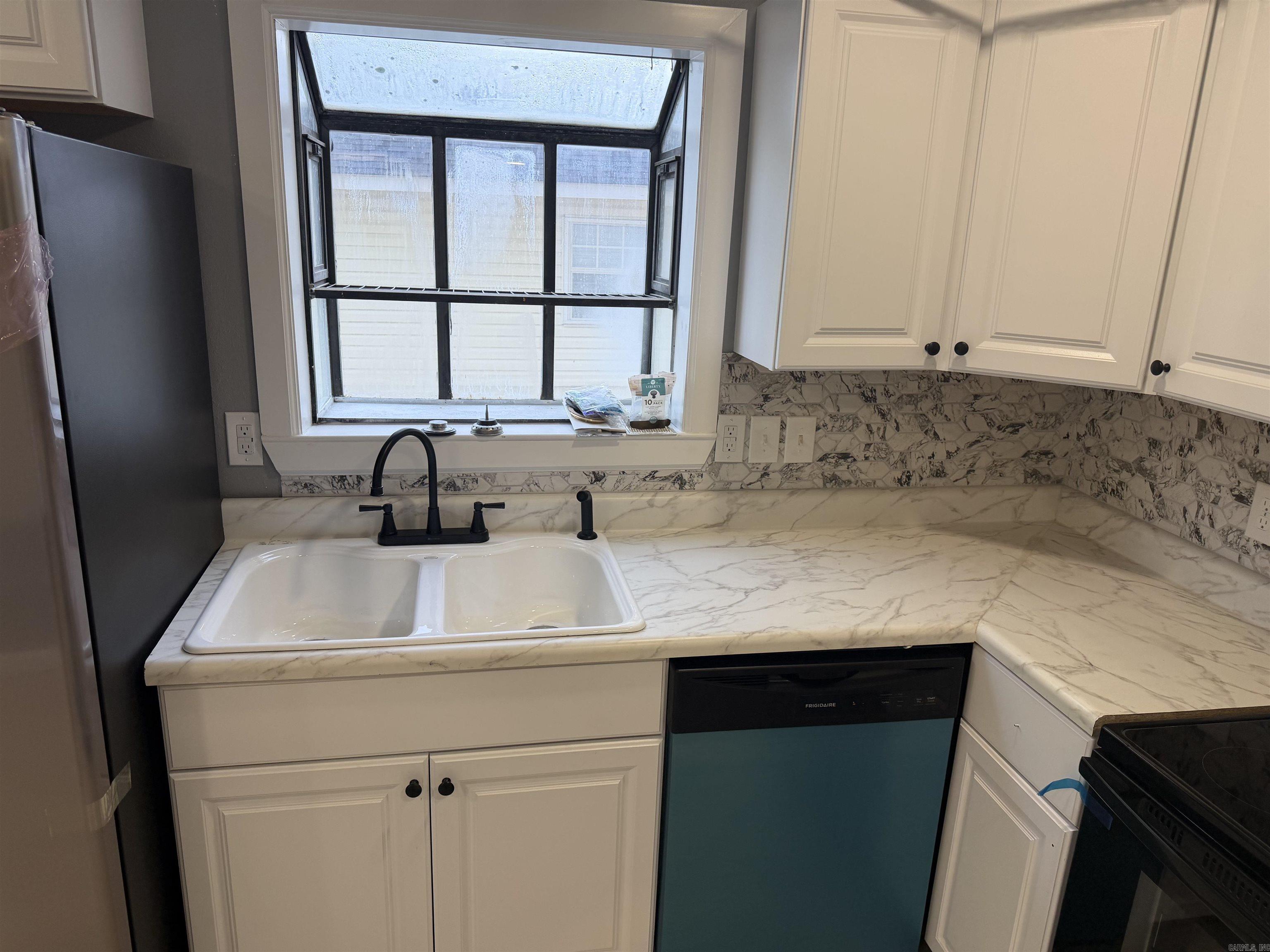1410 Vine St Property Photo 9