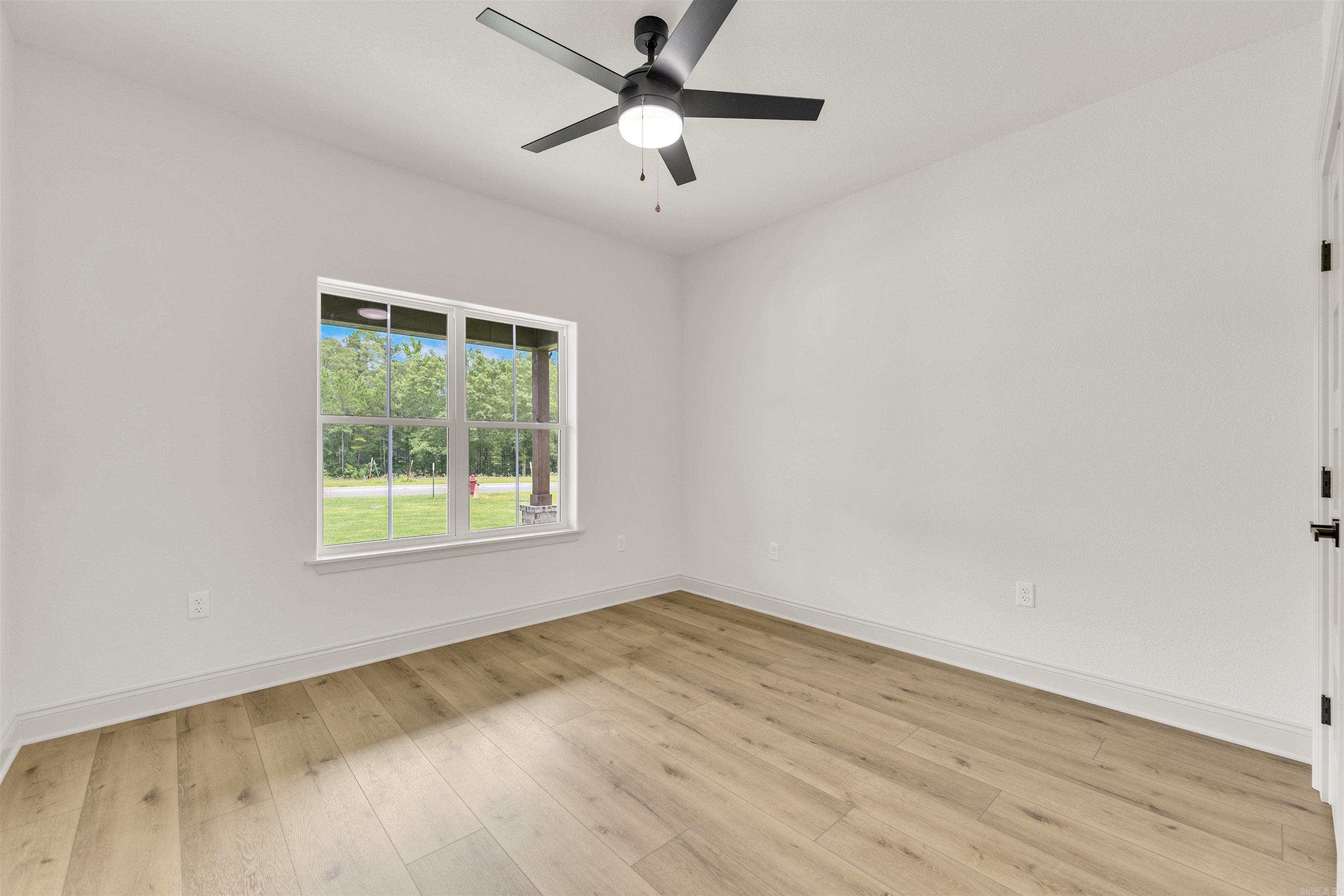 105 Laurie Dr Property Photo 18