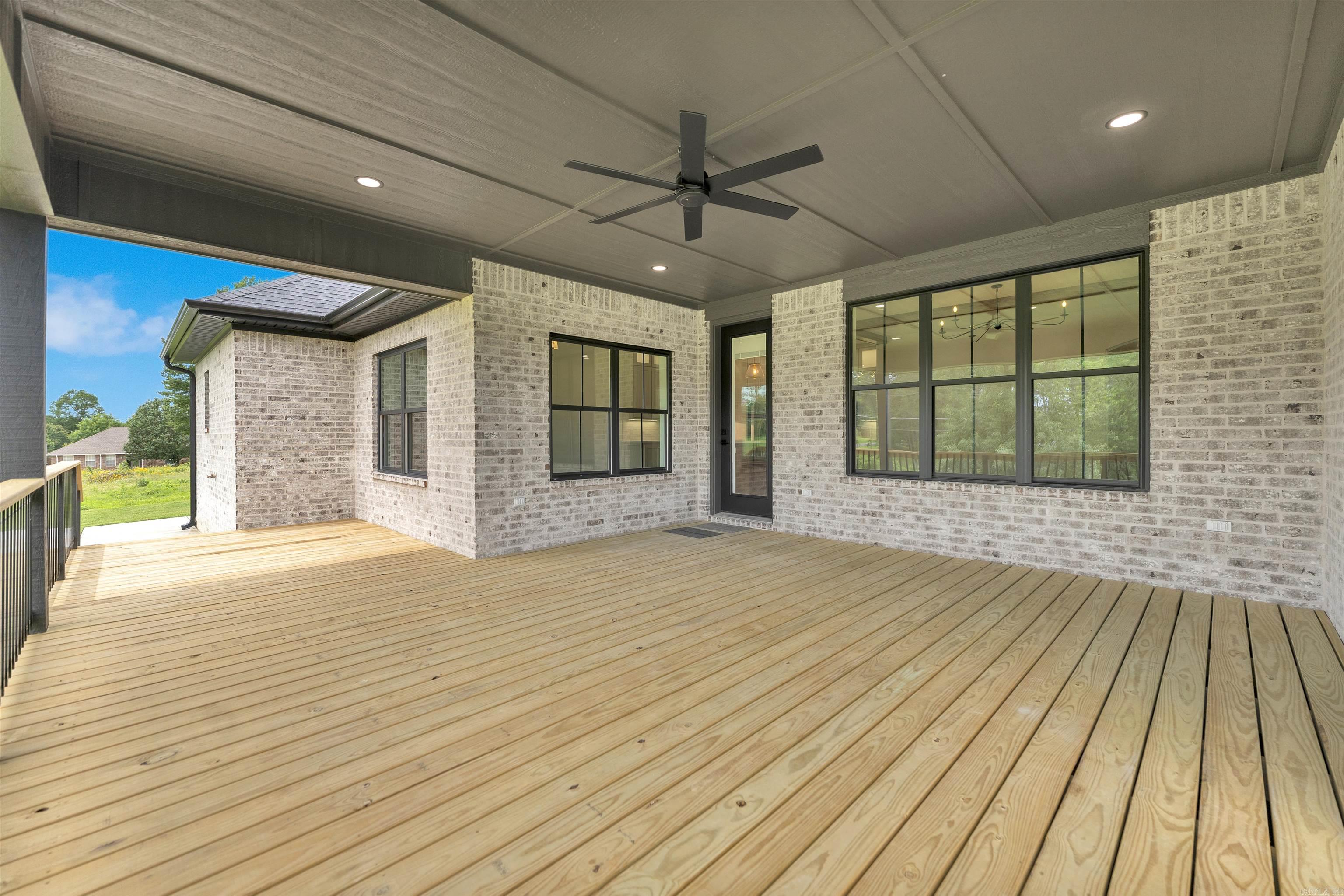 105 Laurie Dr Property Photo 38