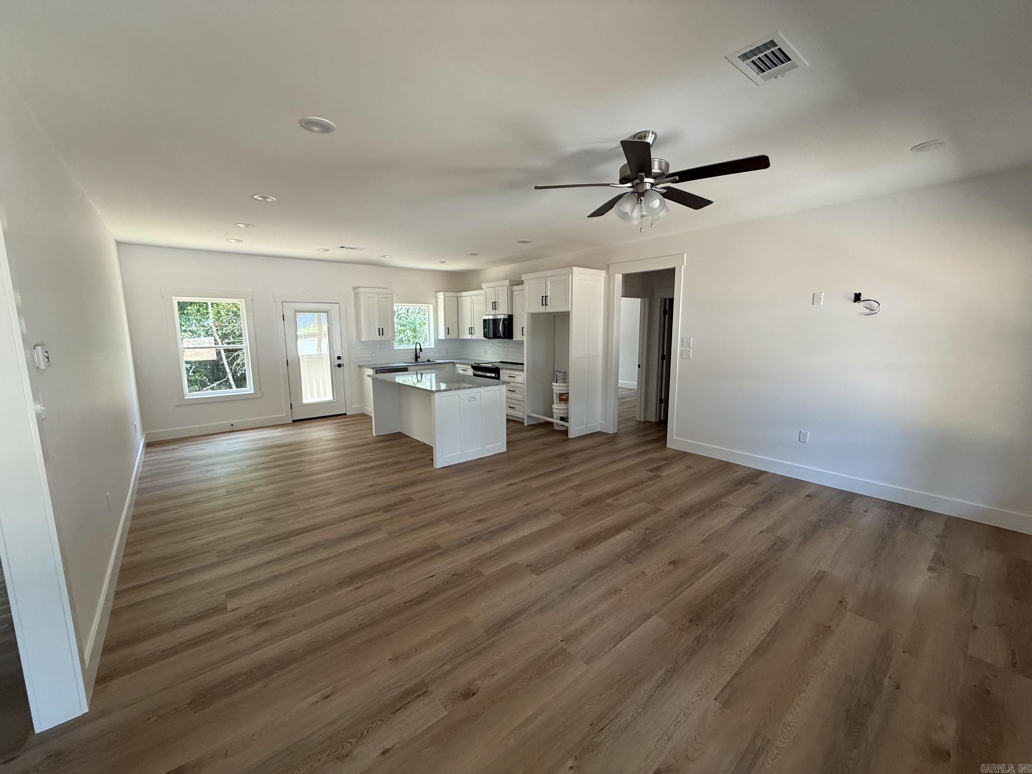 43 W Hills Road Property Photo 9