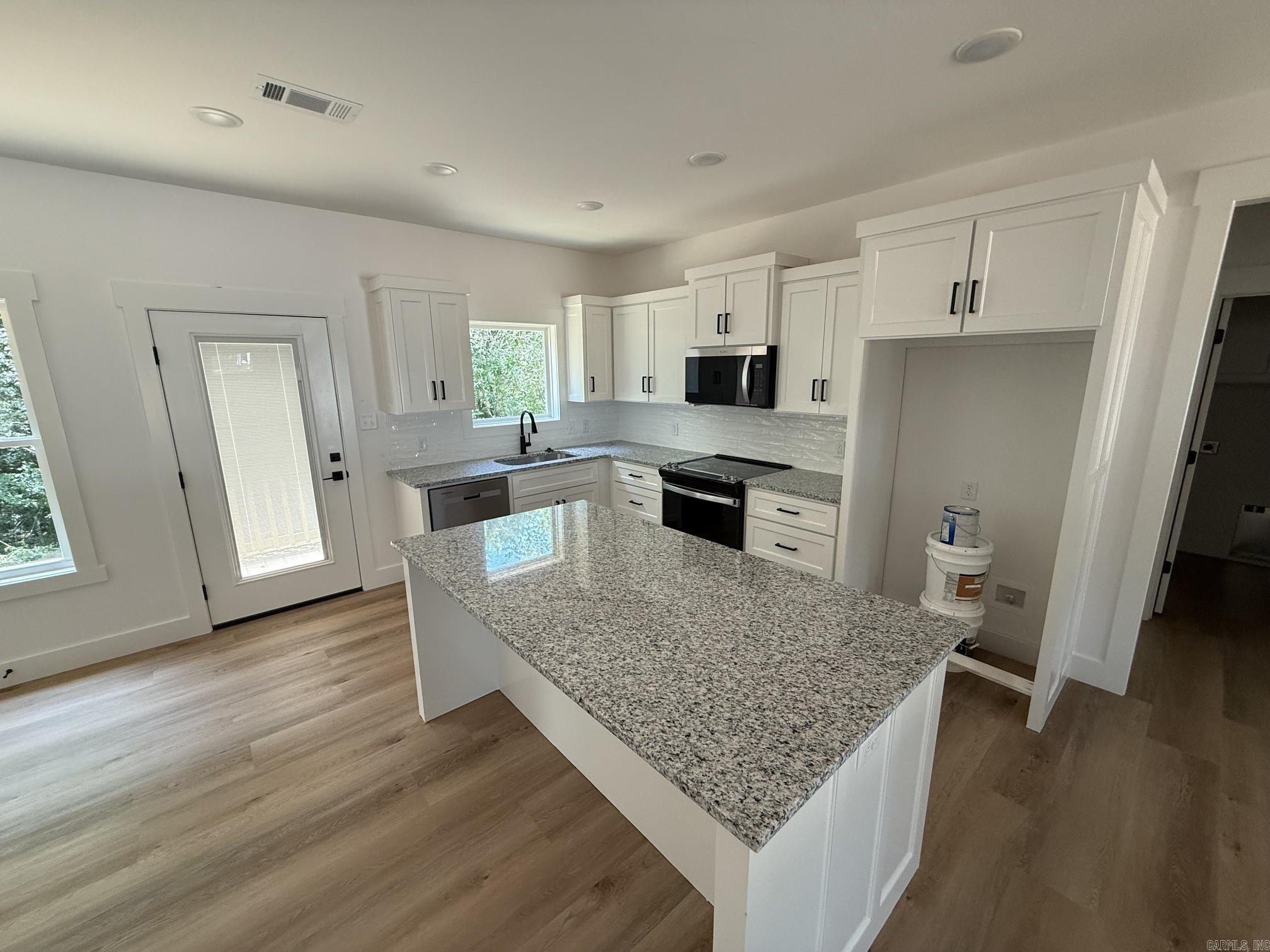 43 W Hills Road Property Photo 10