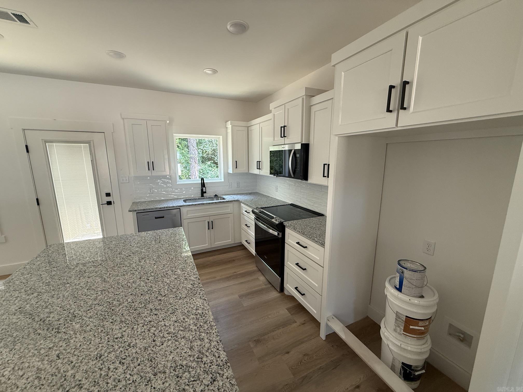 43 W Hills Road Property Photo 12
