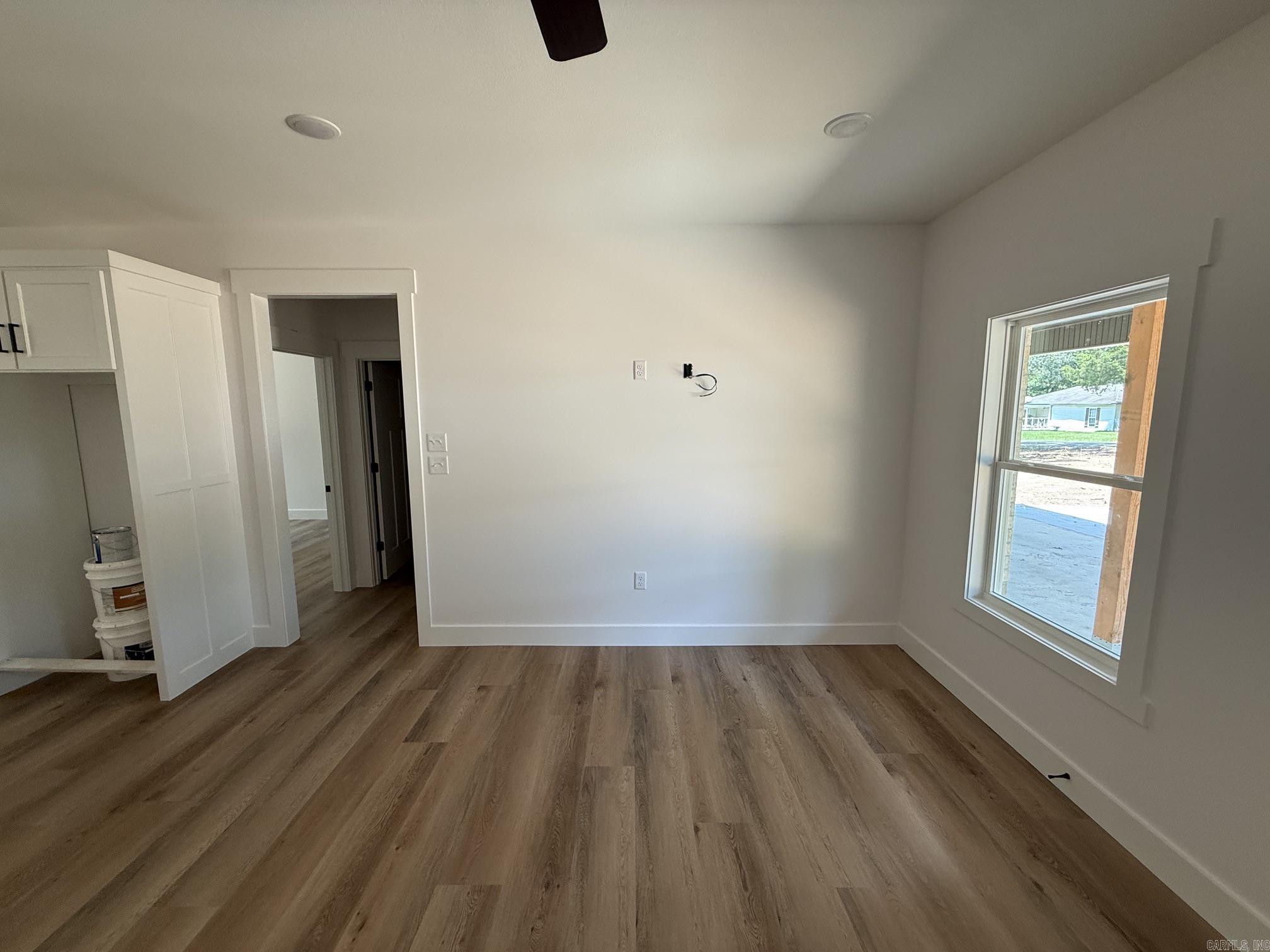 43 W Hills Road Property Photo 18
