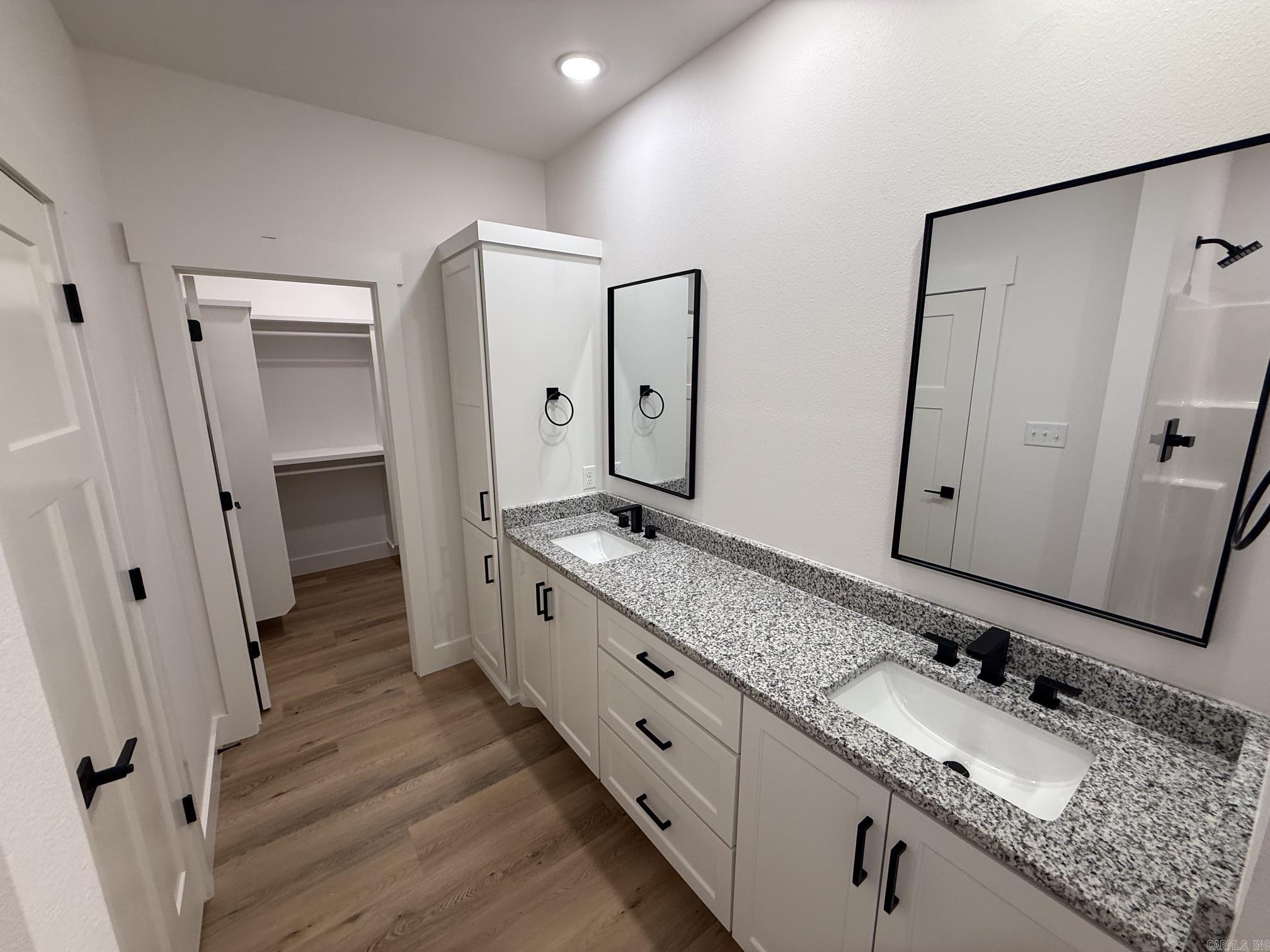 43 W Hills Road Property Photo 19