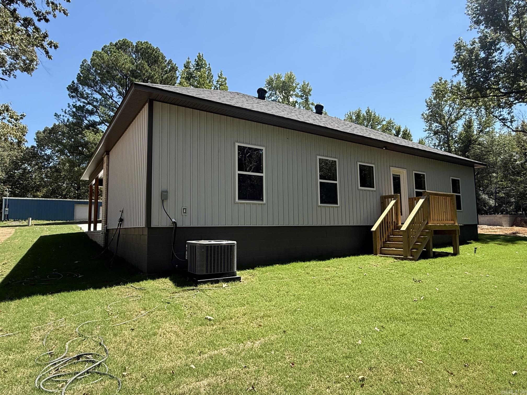 43 W Hills Road Property Photo 28