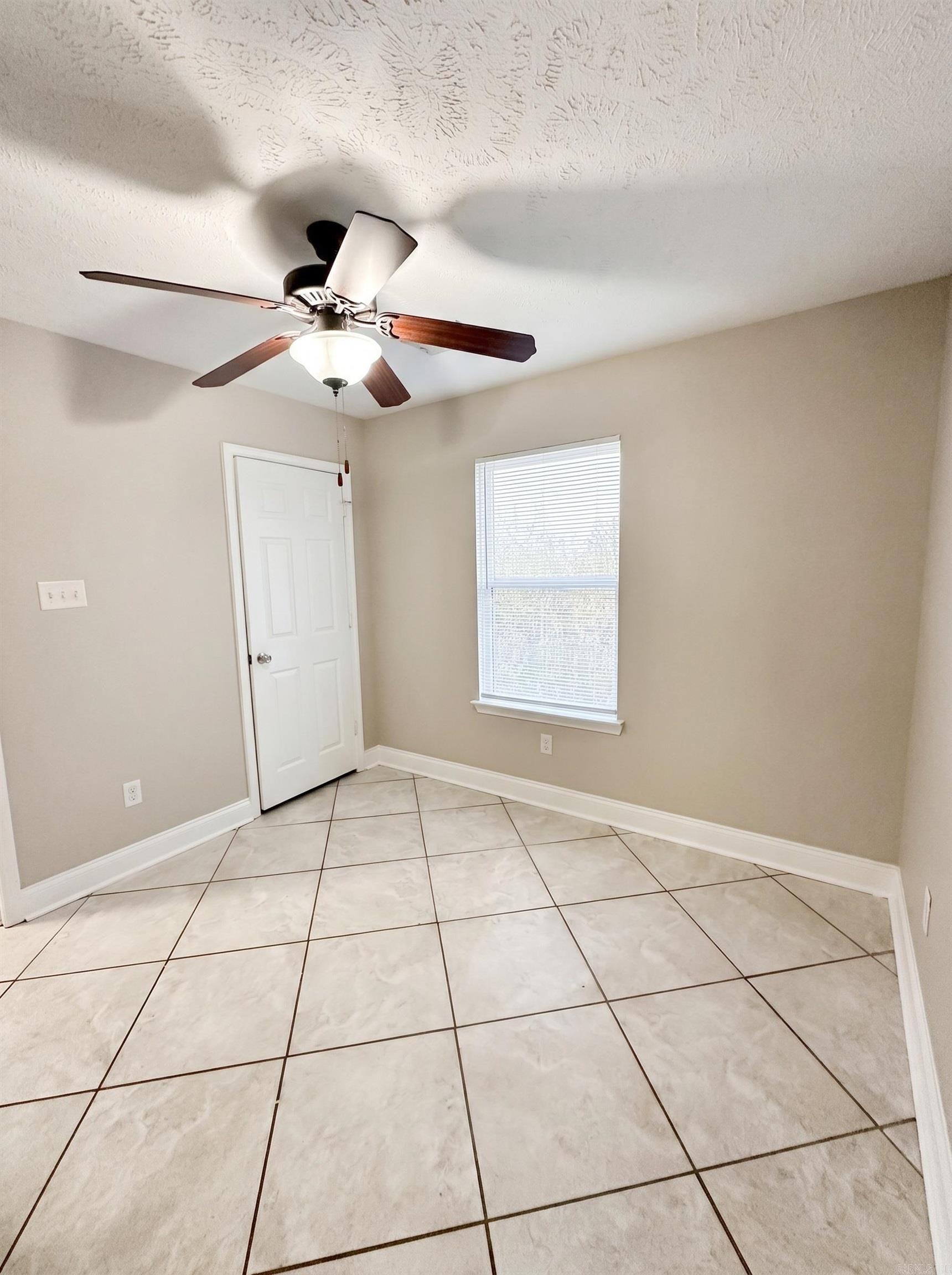 325 Clint Road Property Photo 11