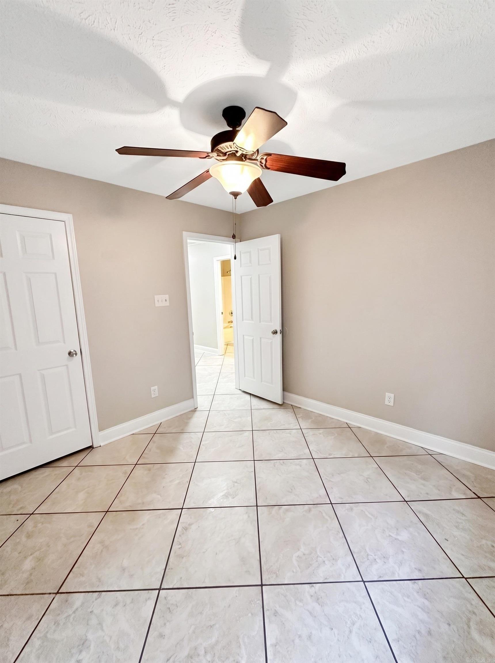 325 Clint Road Property Photo 23