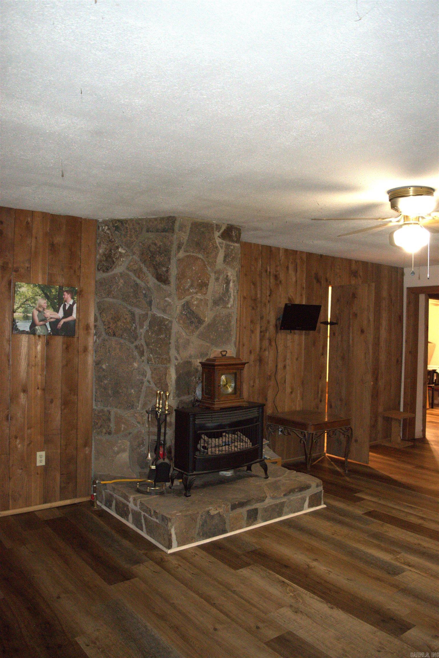 1825 Dyer Street Property Photo 9