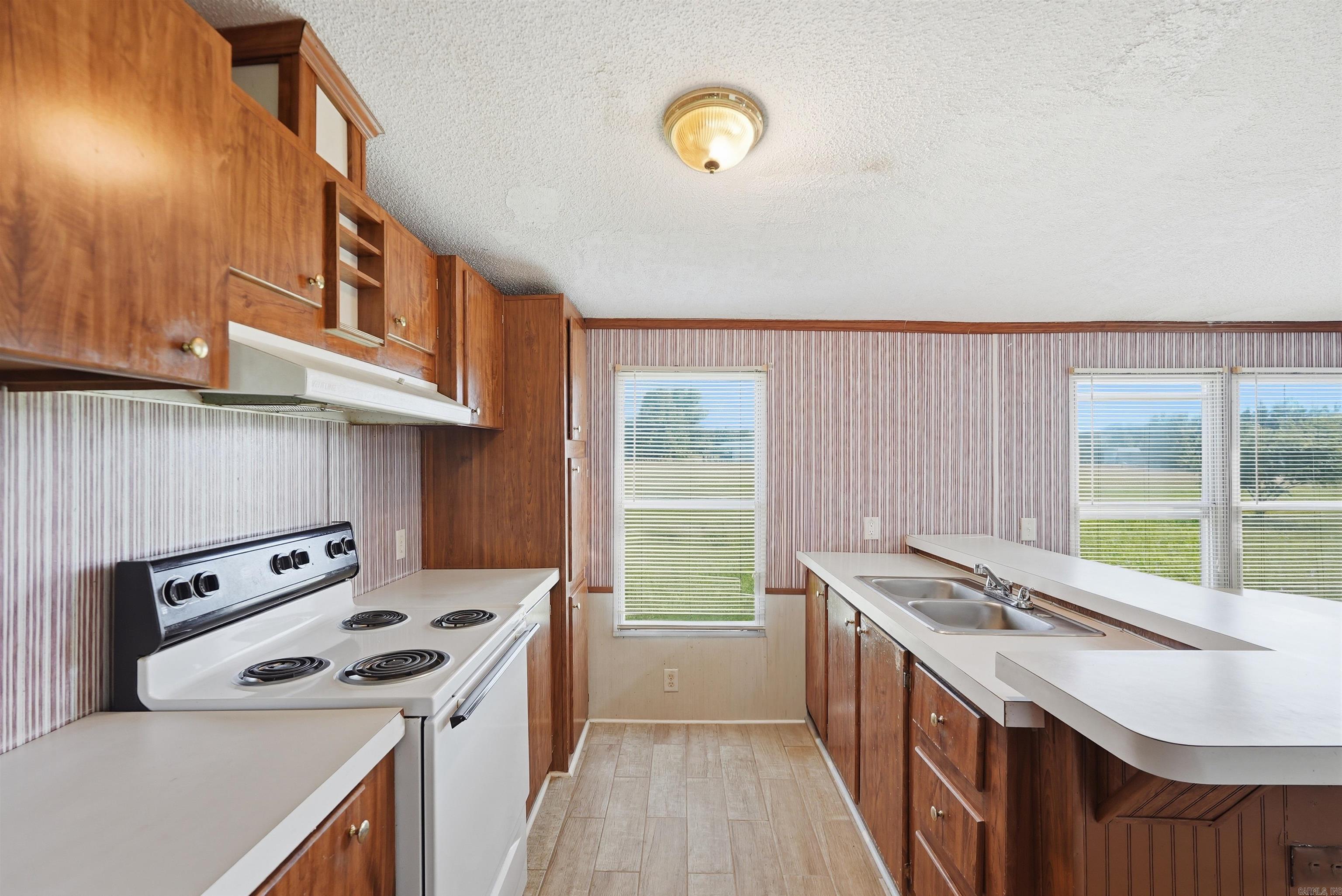 103 Weston Road Property Photo 8