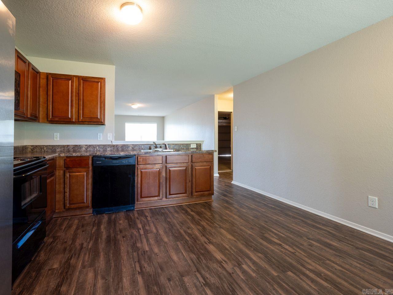101 Palm Street Property Photo 8
