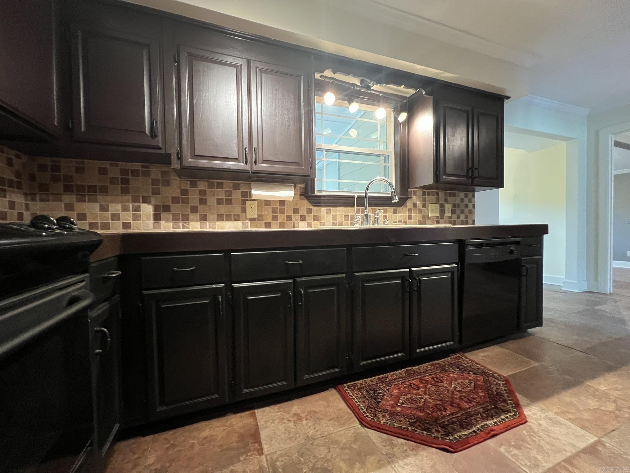 596 Hwy 365 Property Photo 14