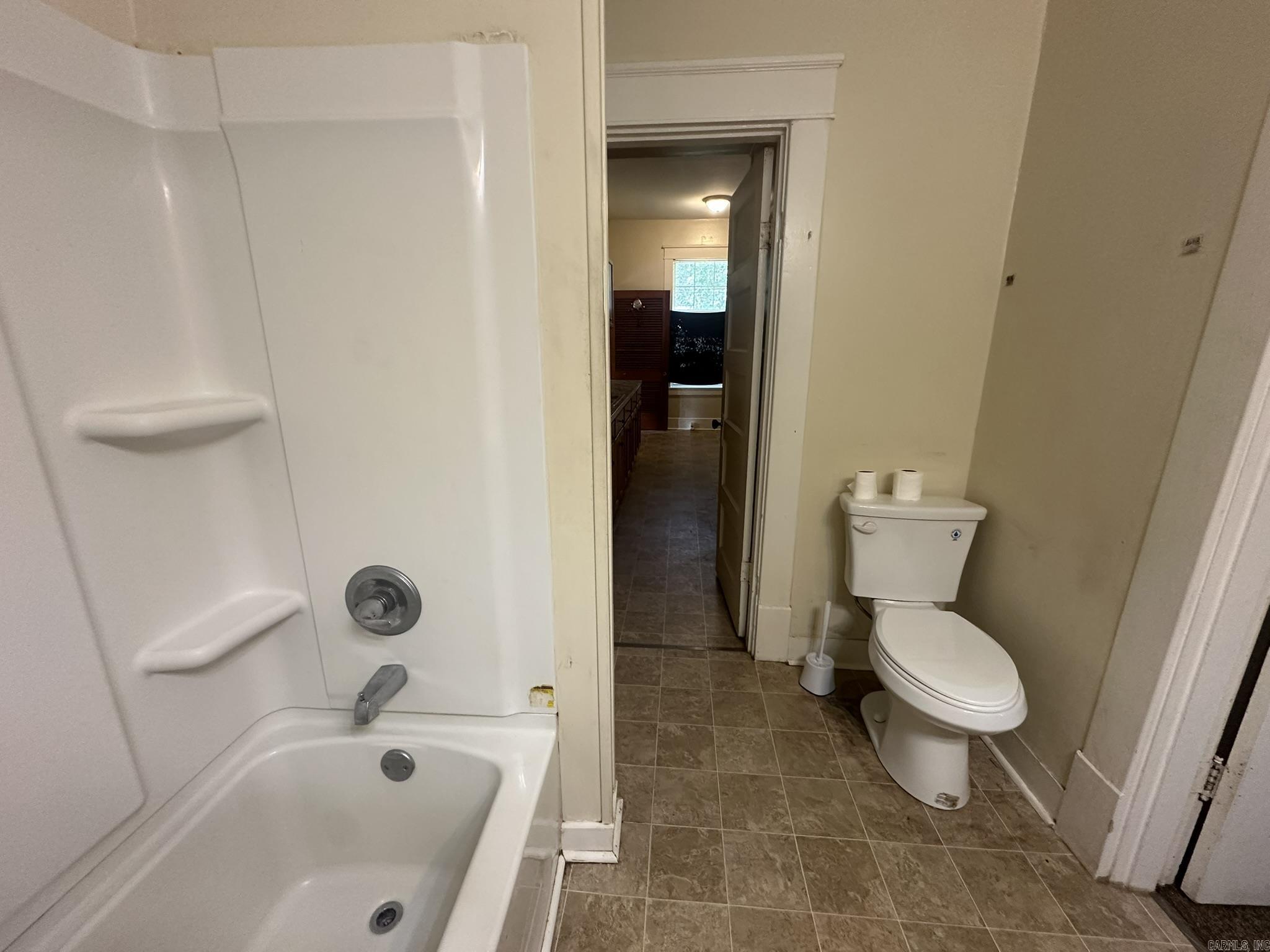 803 N Noble St Property Photo 10