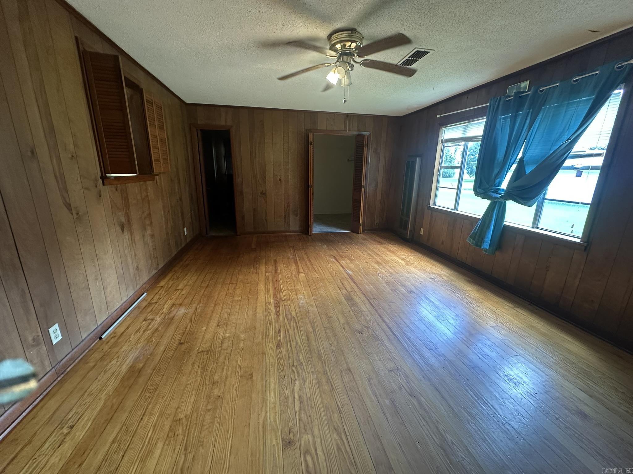 803 N Noble St Property Photo 11