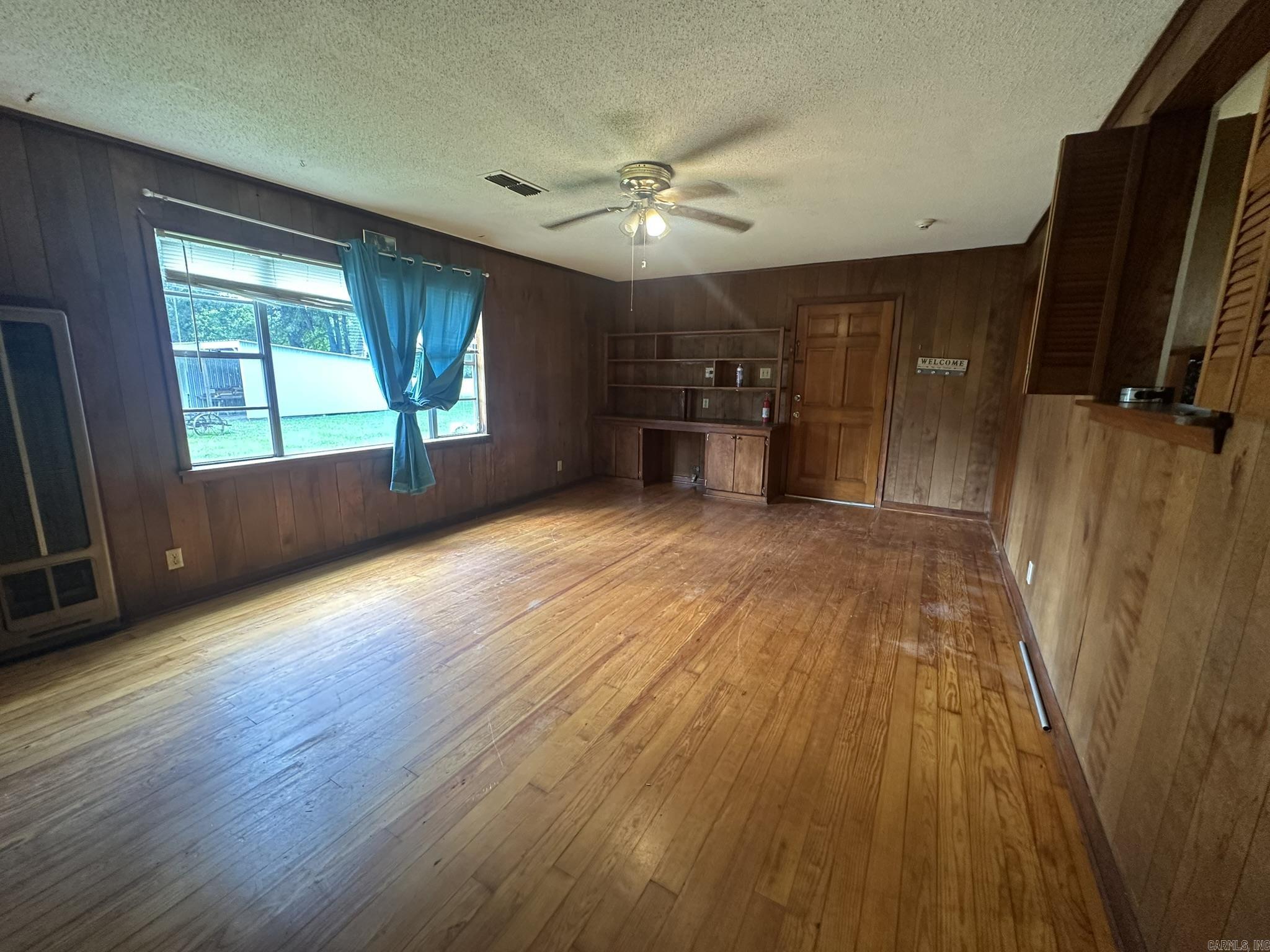 803 N Noble St Property Photo 12