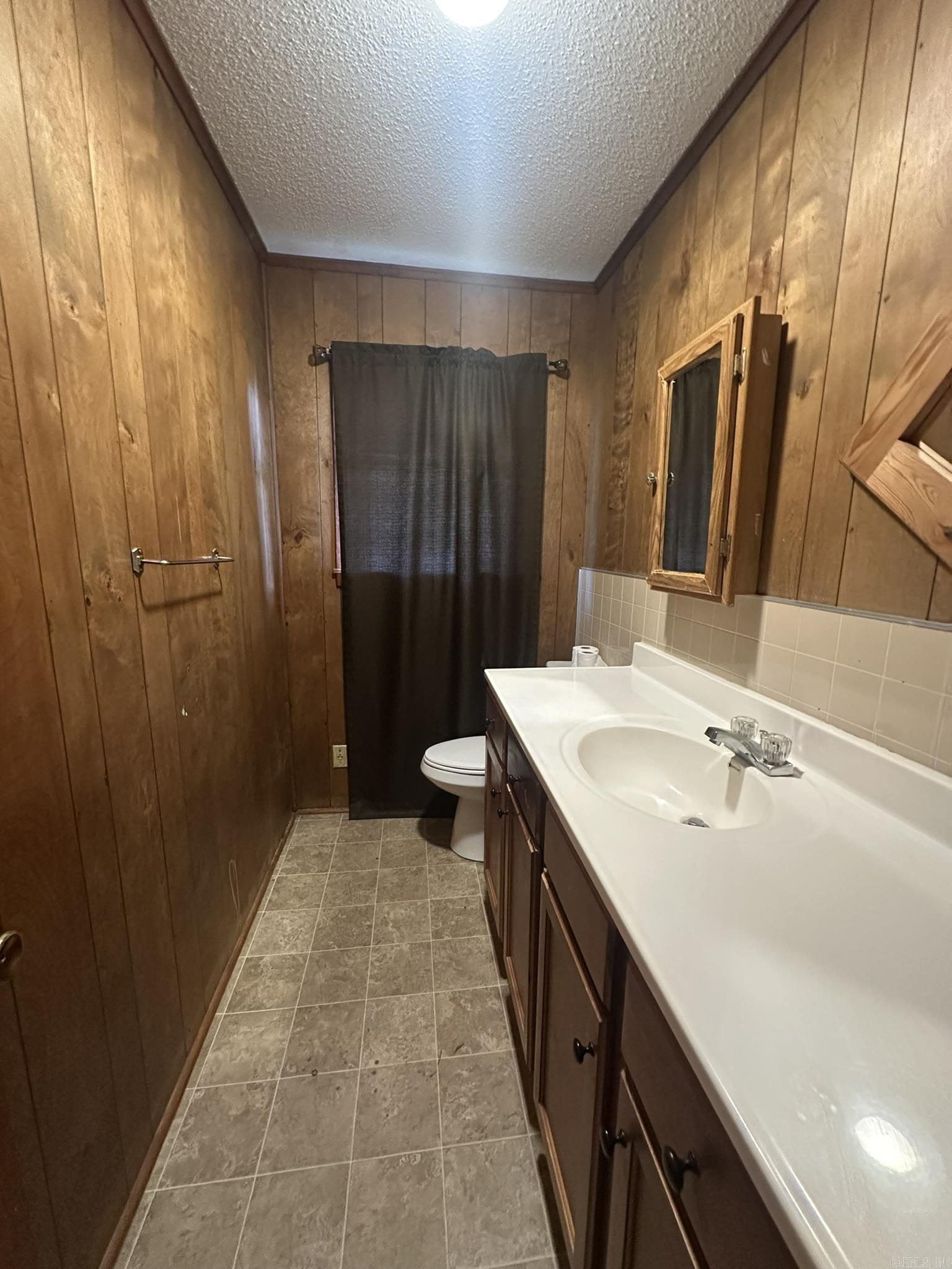 803 N Noble St Property Photo 13