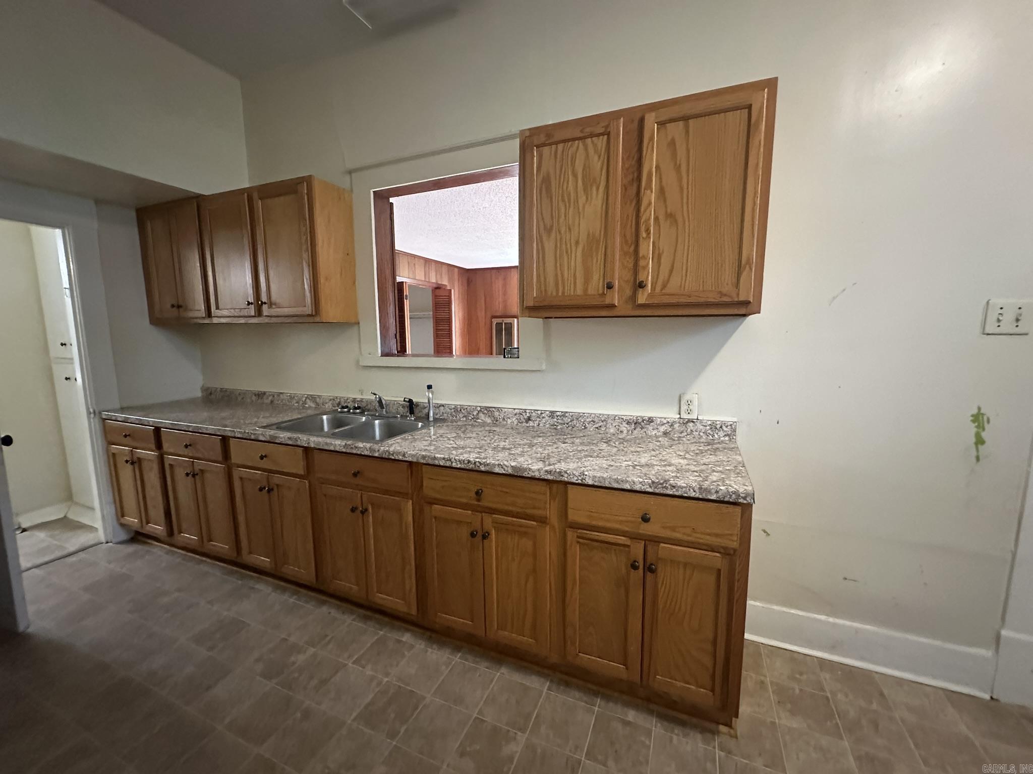 803 N Noble St Property Photo 15