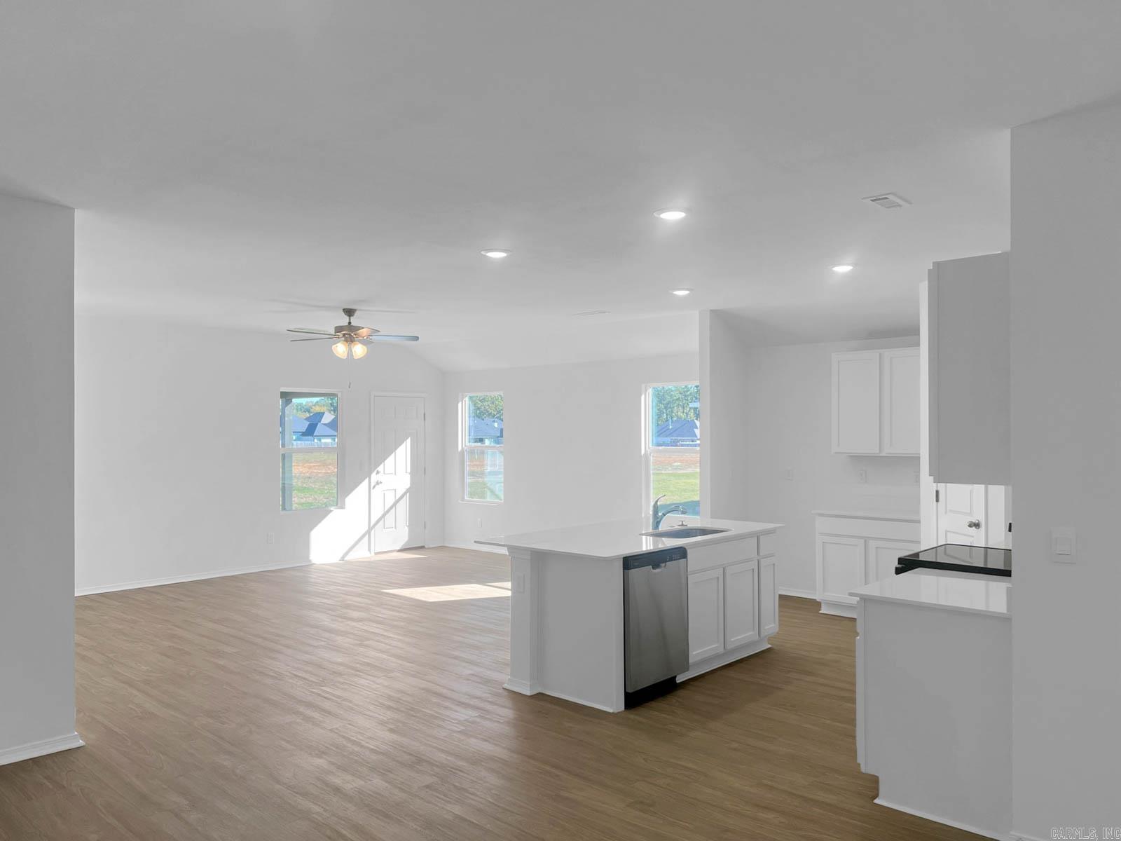 504 S Cherry Street Property Photo 5