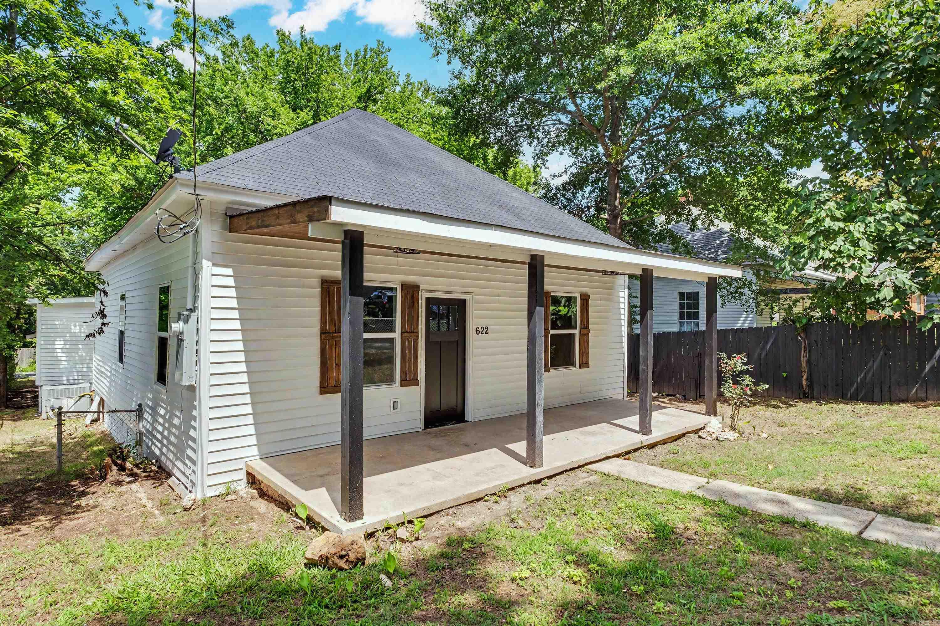 622 Denton Street Property Photo 2
