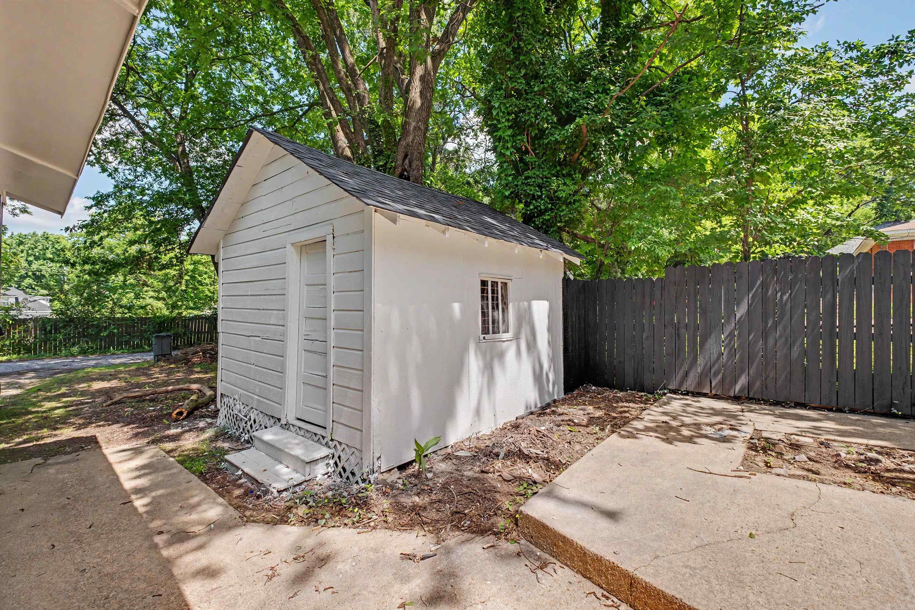 622 Denton Street Property Photo 32