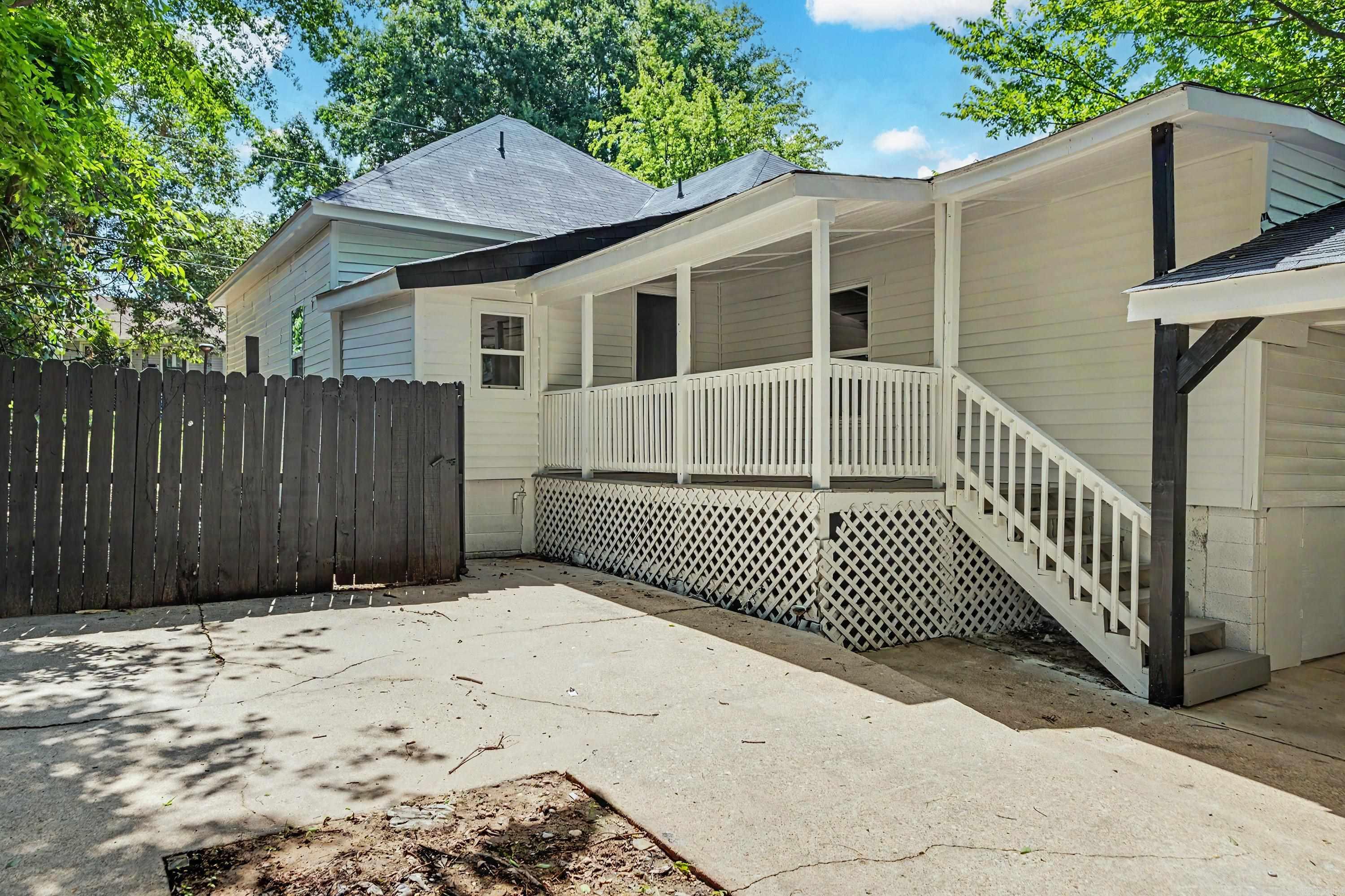 622 Denton Street Property Photo 33