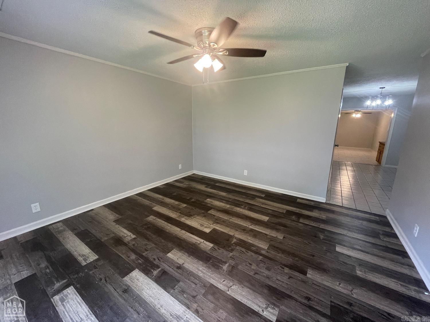 1705 Colonial Road Property Photo 2