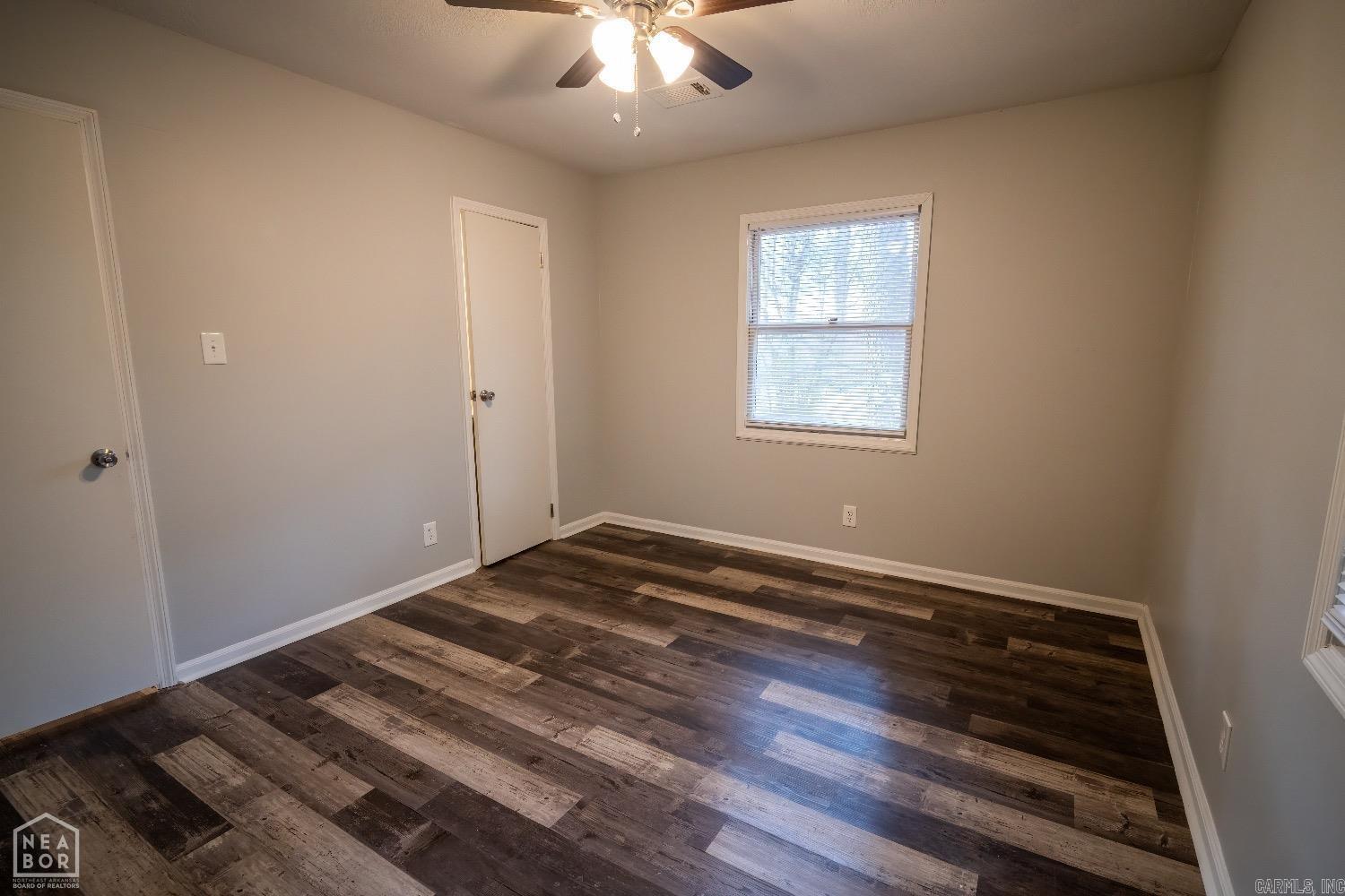 1705 Colonial Road Property Photo 8