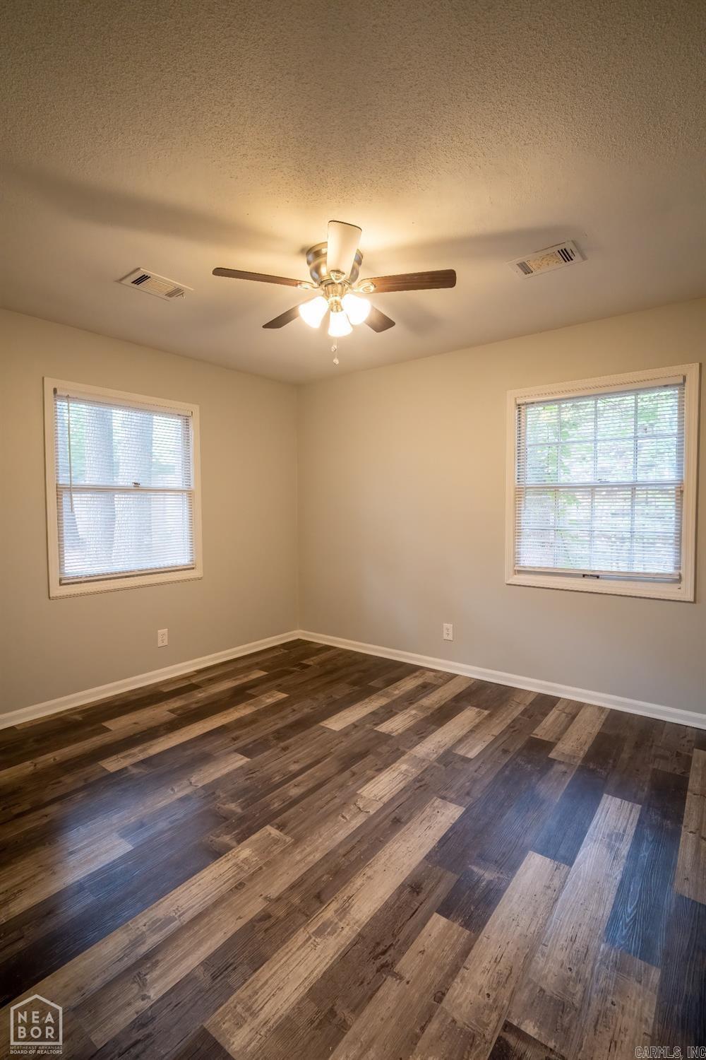 1705 Colonial Road Property Photo 9