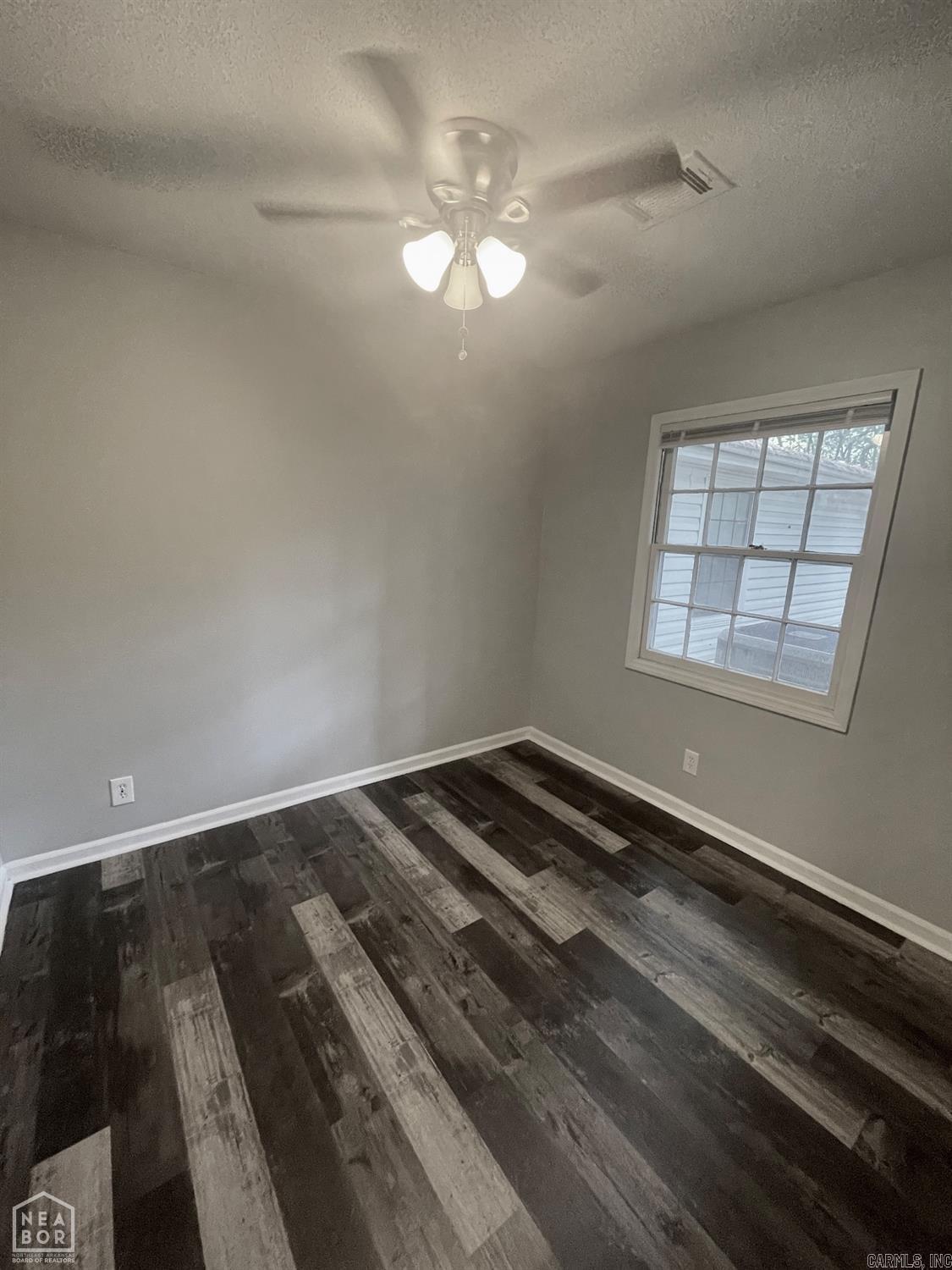 1705 Colonial Road Property Photo 11