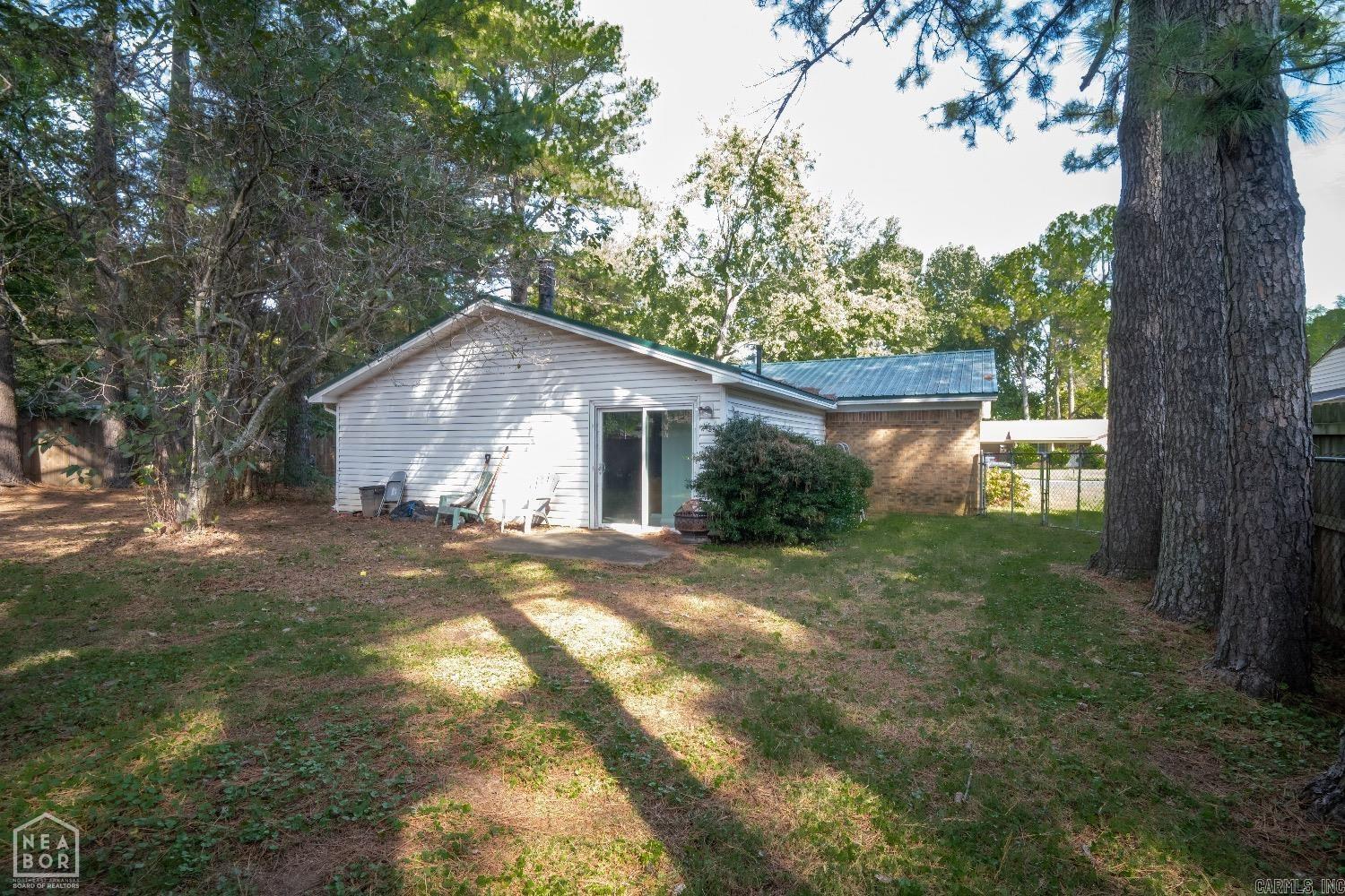 1705 Colonial Road Property Photo 16