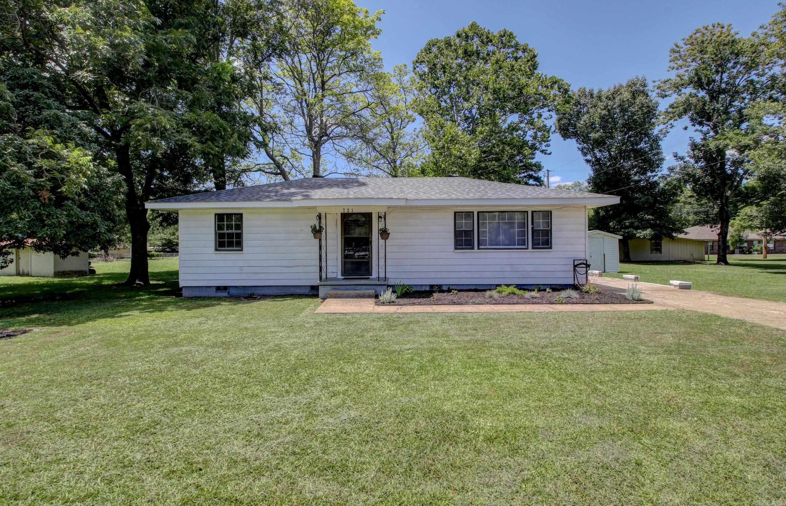 721 Fairview St Property Photo 1