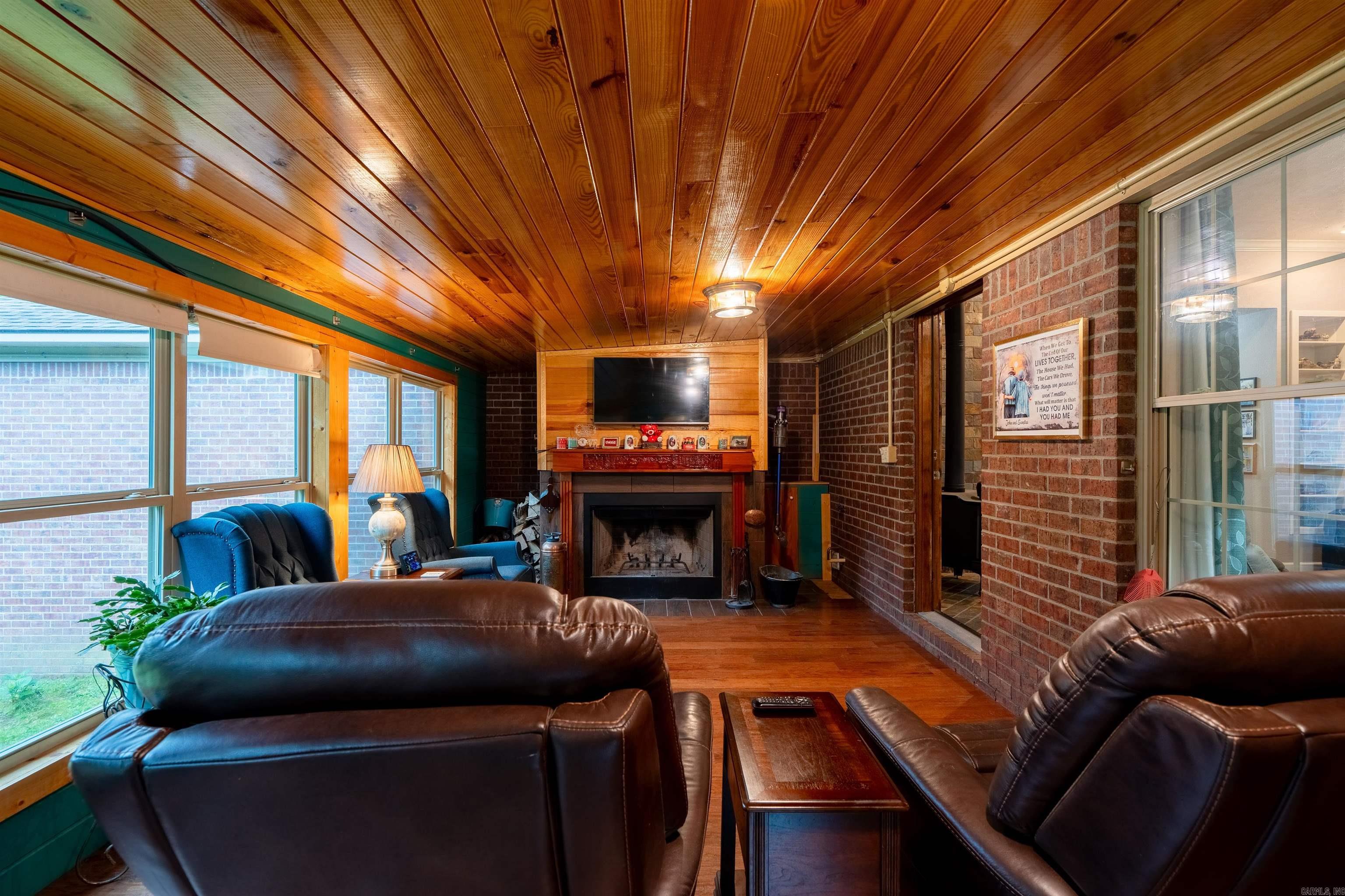 187 E Enders Road Property Photo 13