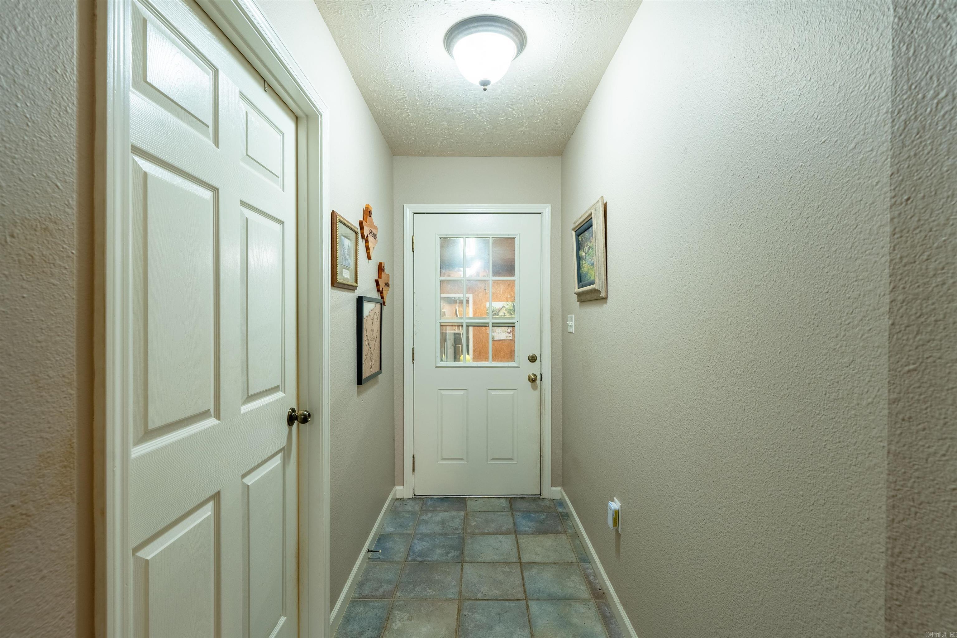 187 E Enders Road Property Photo 15