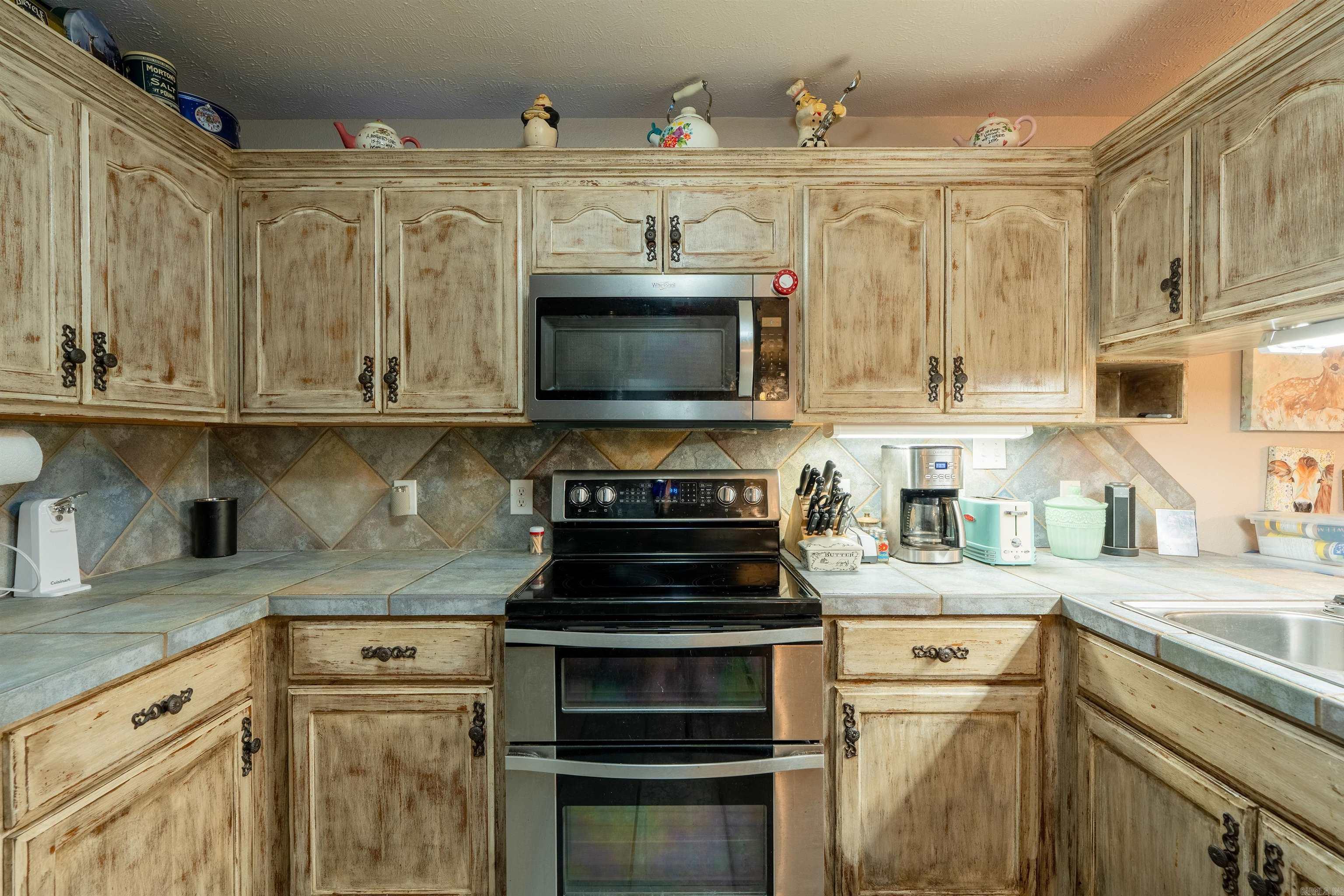 187 E Enders Road Property Photo 18