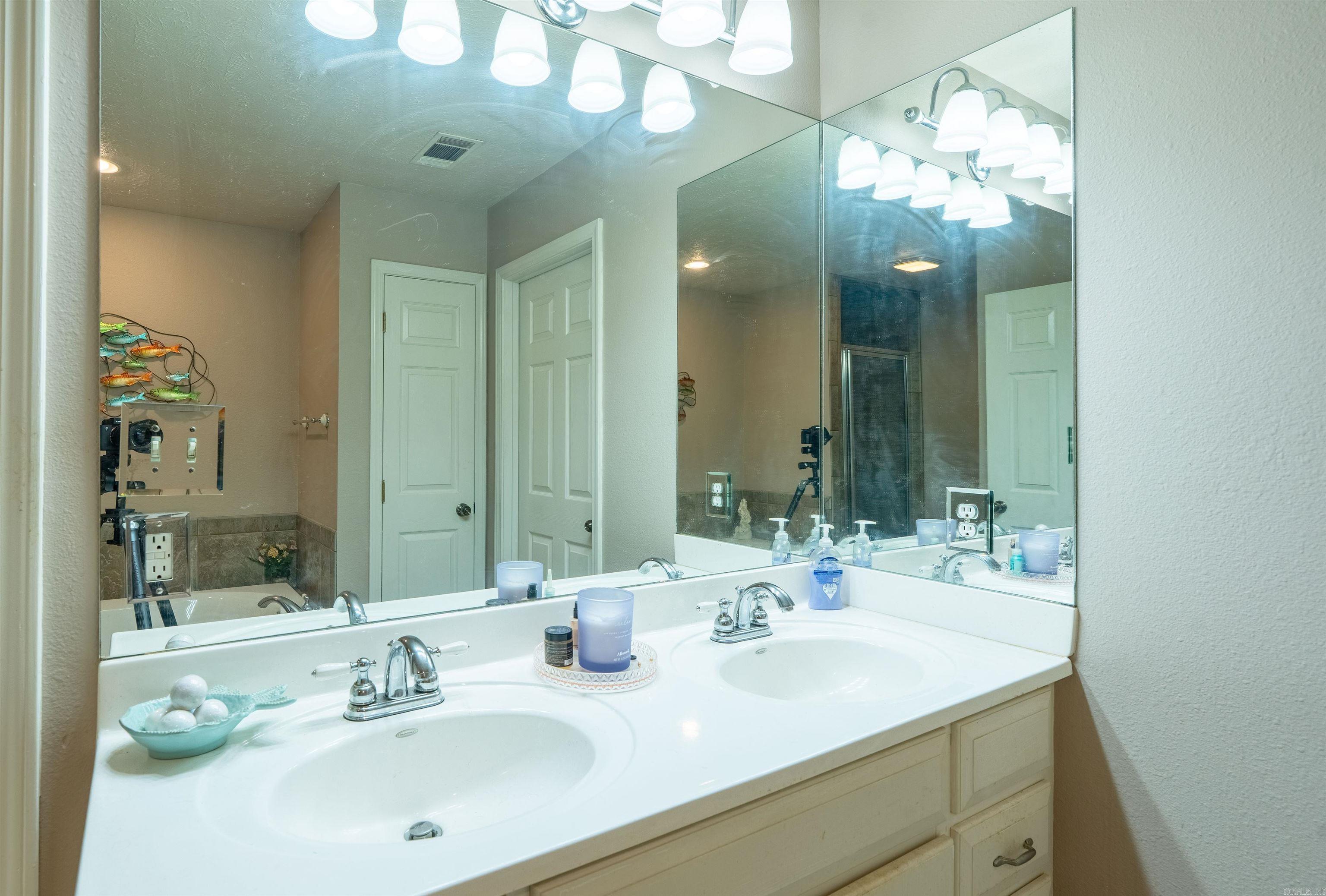 187 E Enders Road Property Photo 32