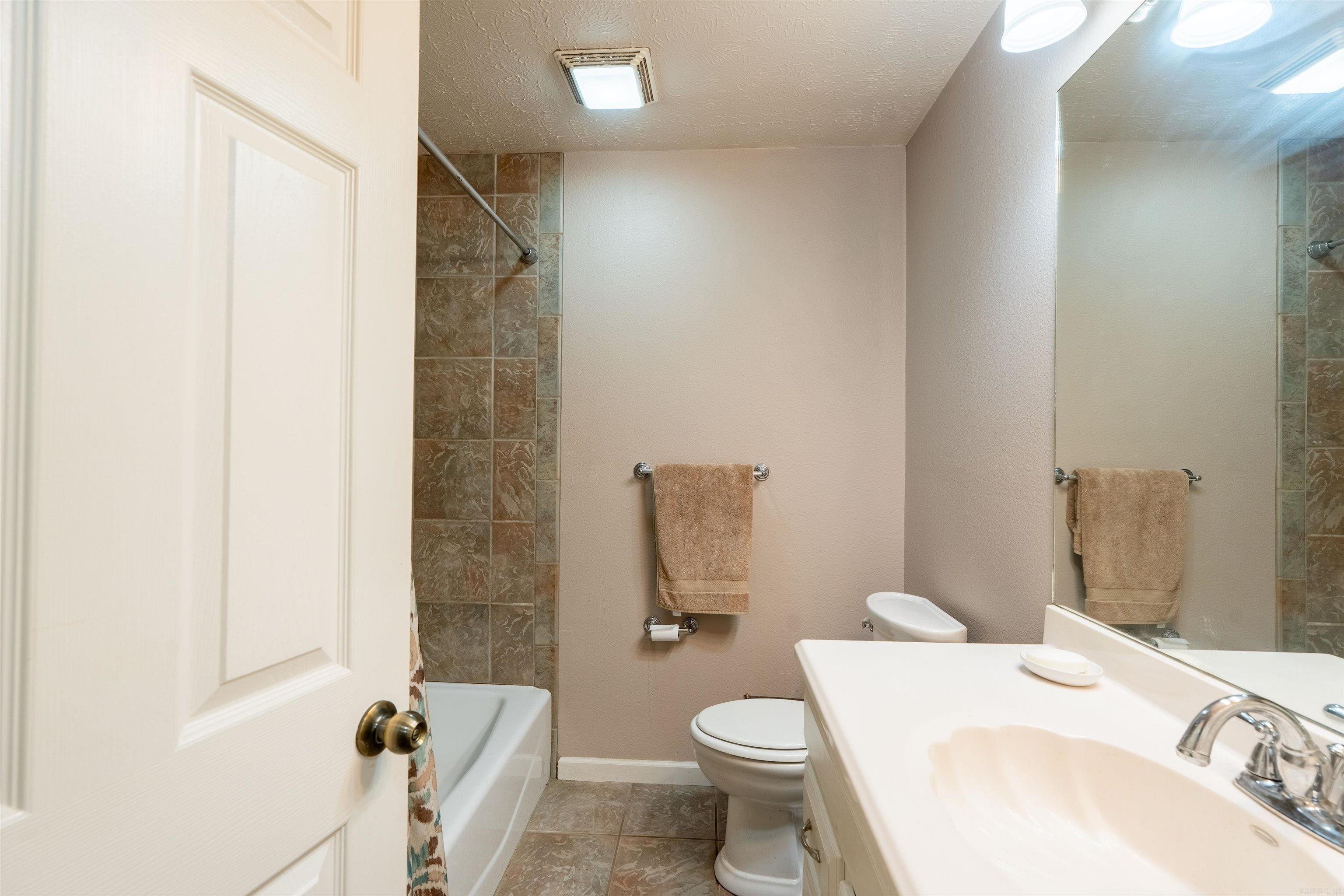 187 E Enders Road Property Photo 39