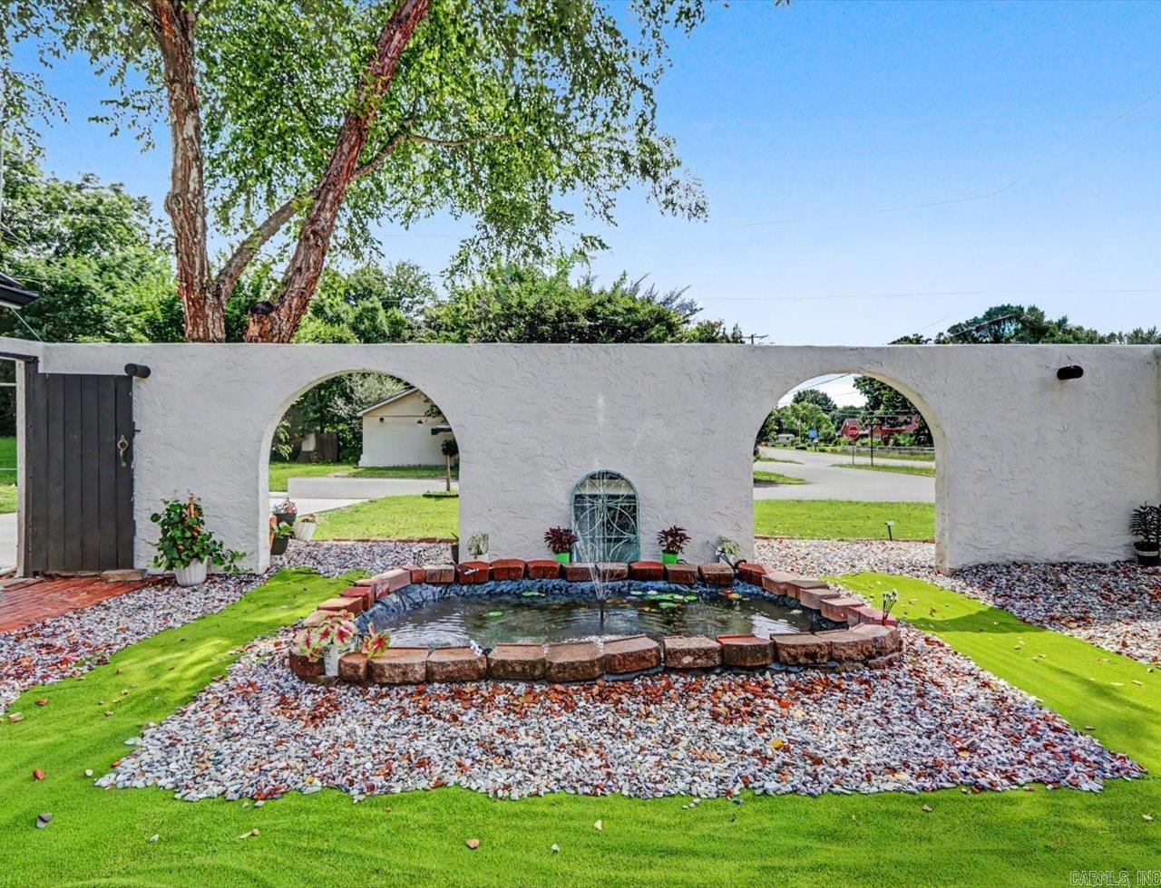 101 Cedarwood Property Photo 10
