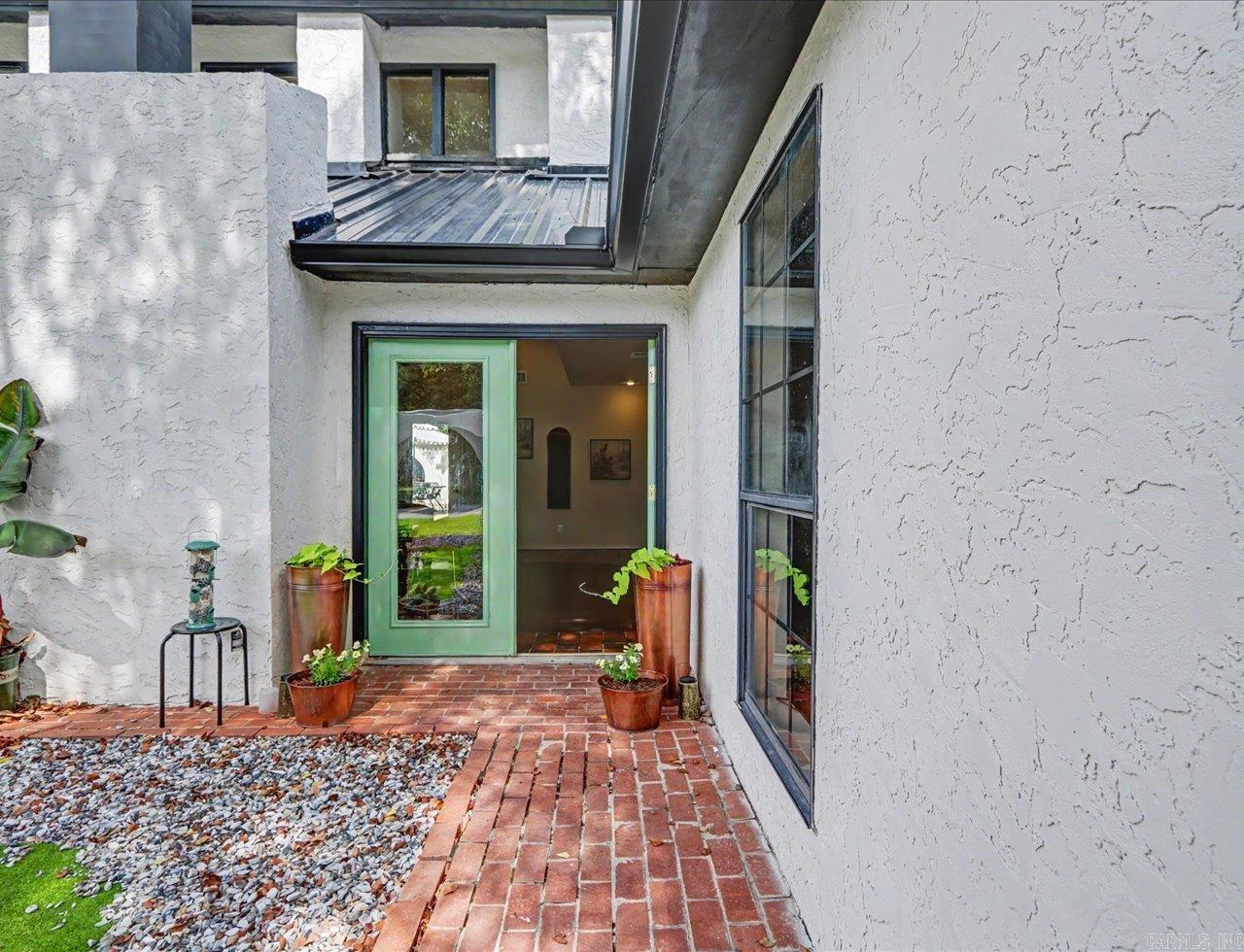 101 Cedarwood Property Photo 11