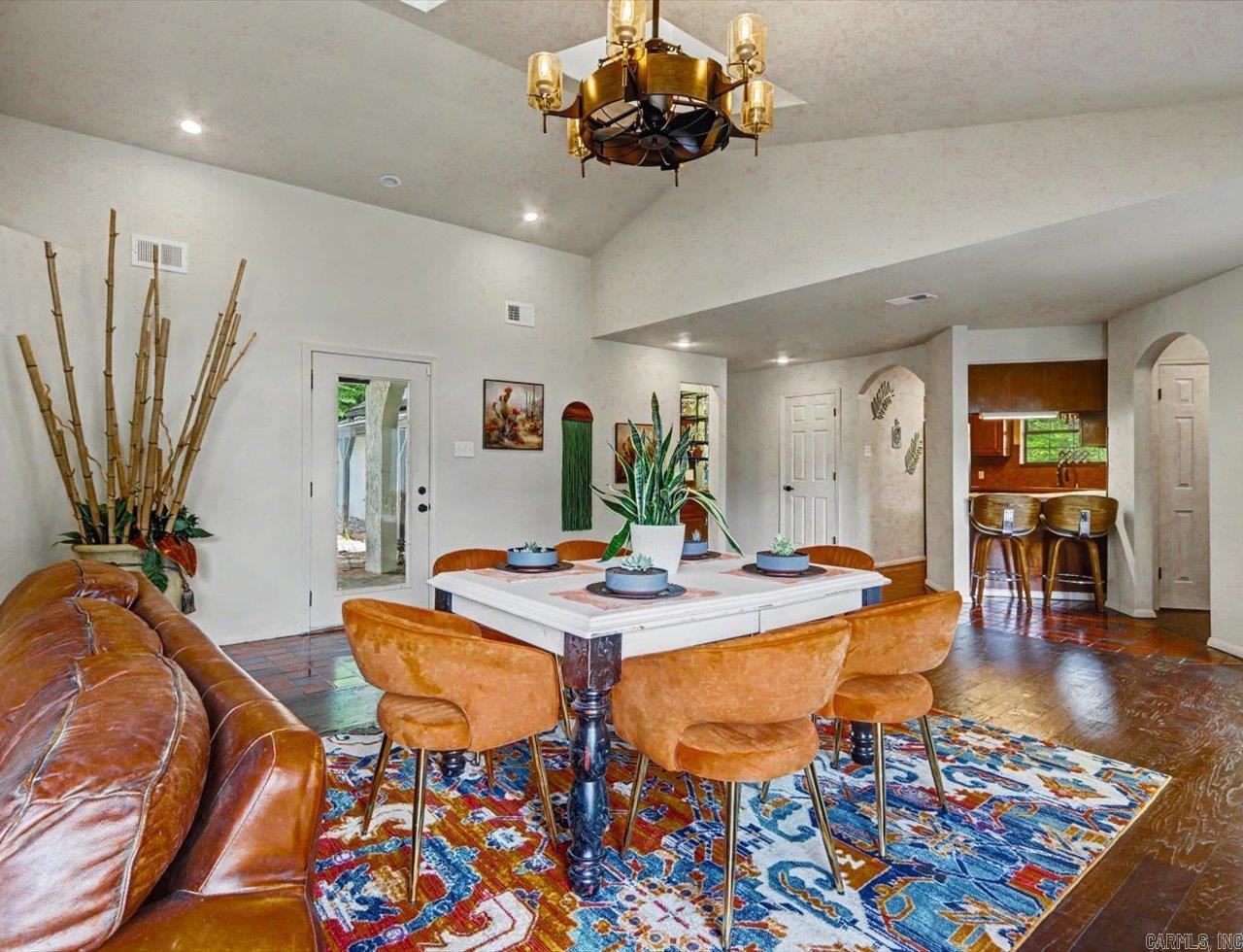 101 Cedarwood Property Photo 14