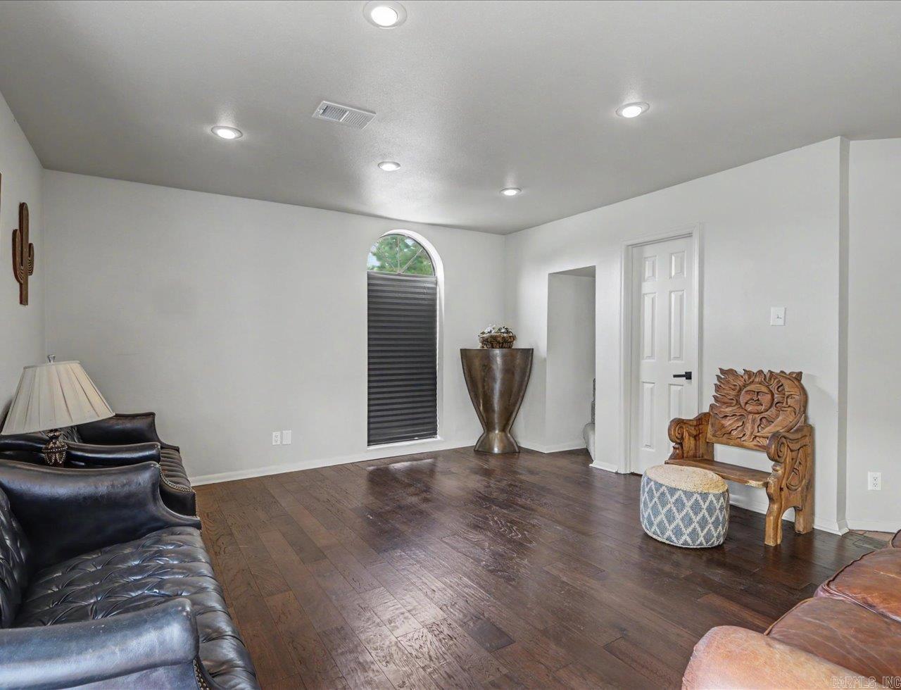 101 Cedarwood Property Photo 17