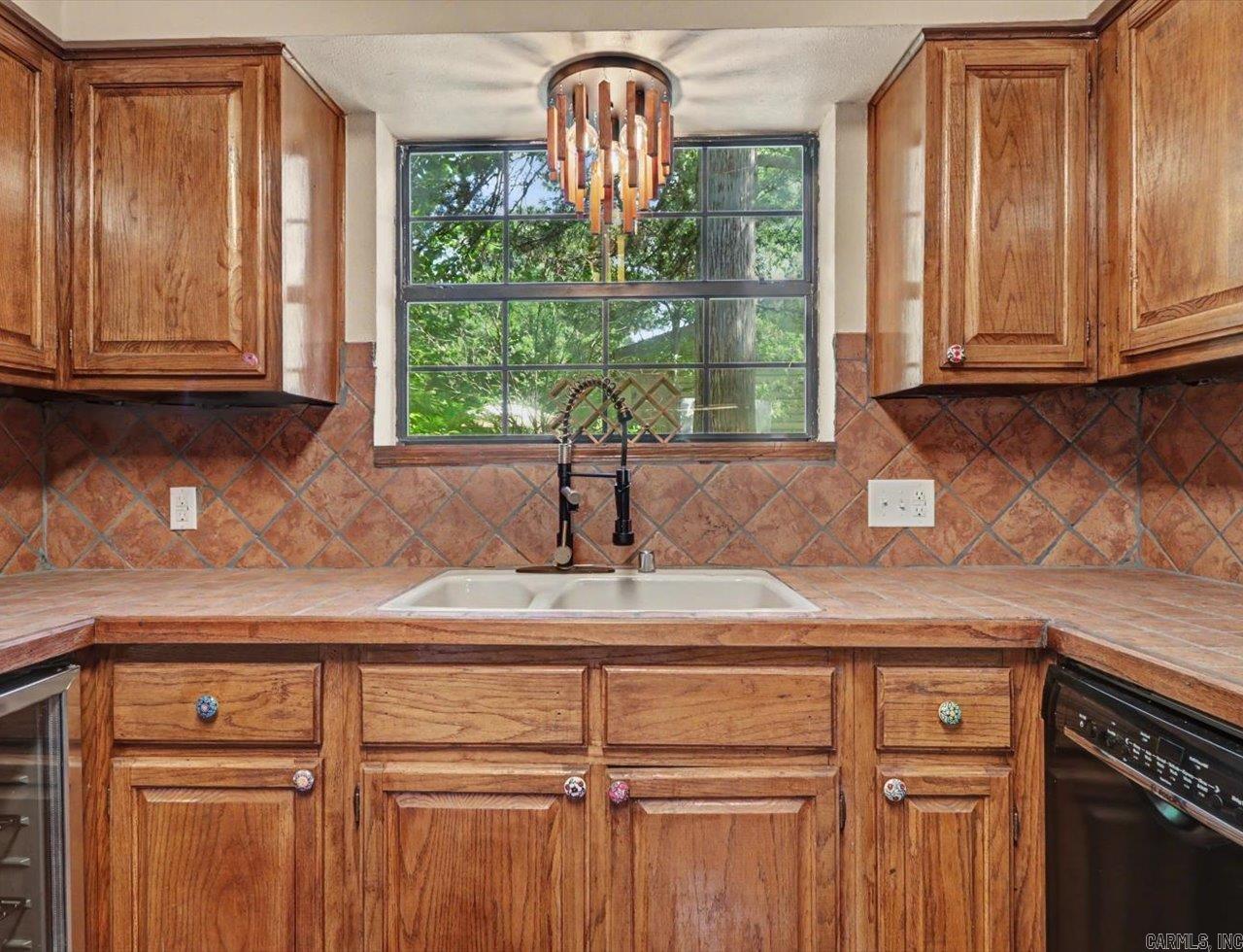 101 Cedarwood Property Photo 25