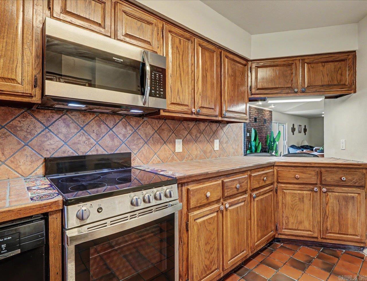 101 Cedarwood Property Photo 26