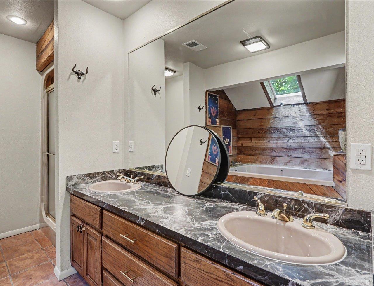 101 Cedarwood Property Photo 41