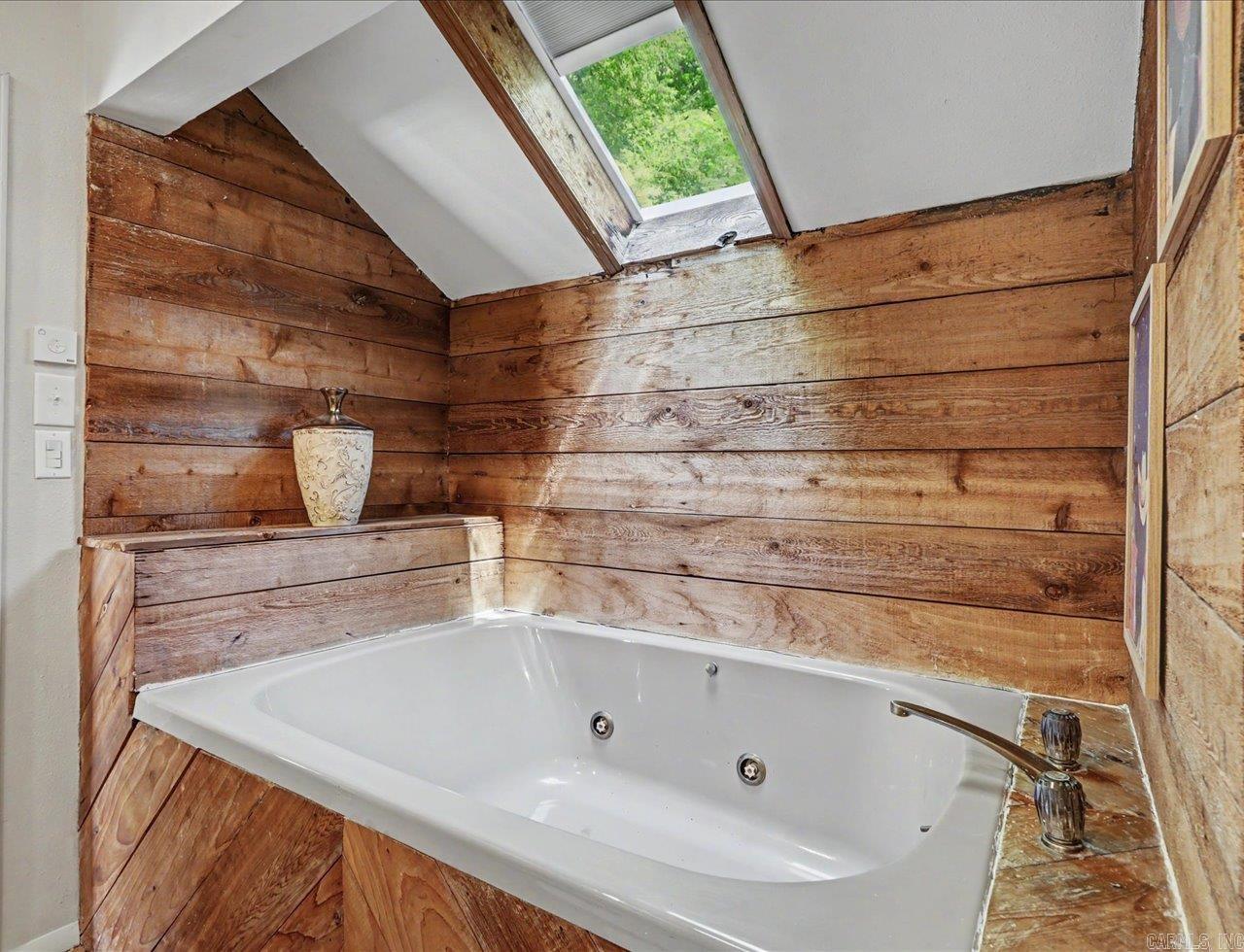 101 Cedarwood Property Photo 42