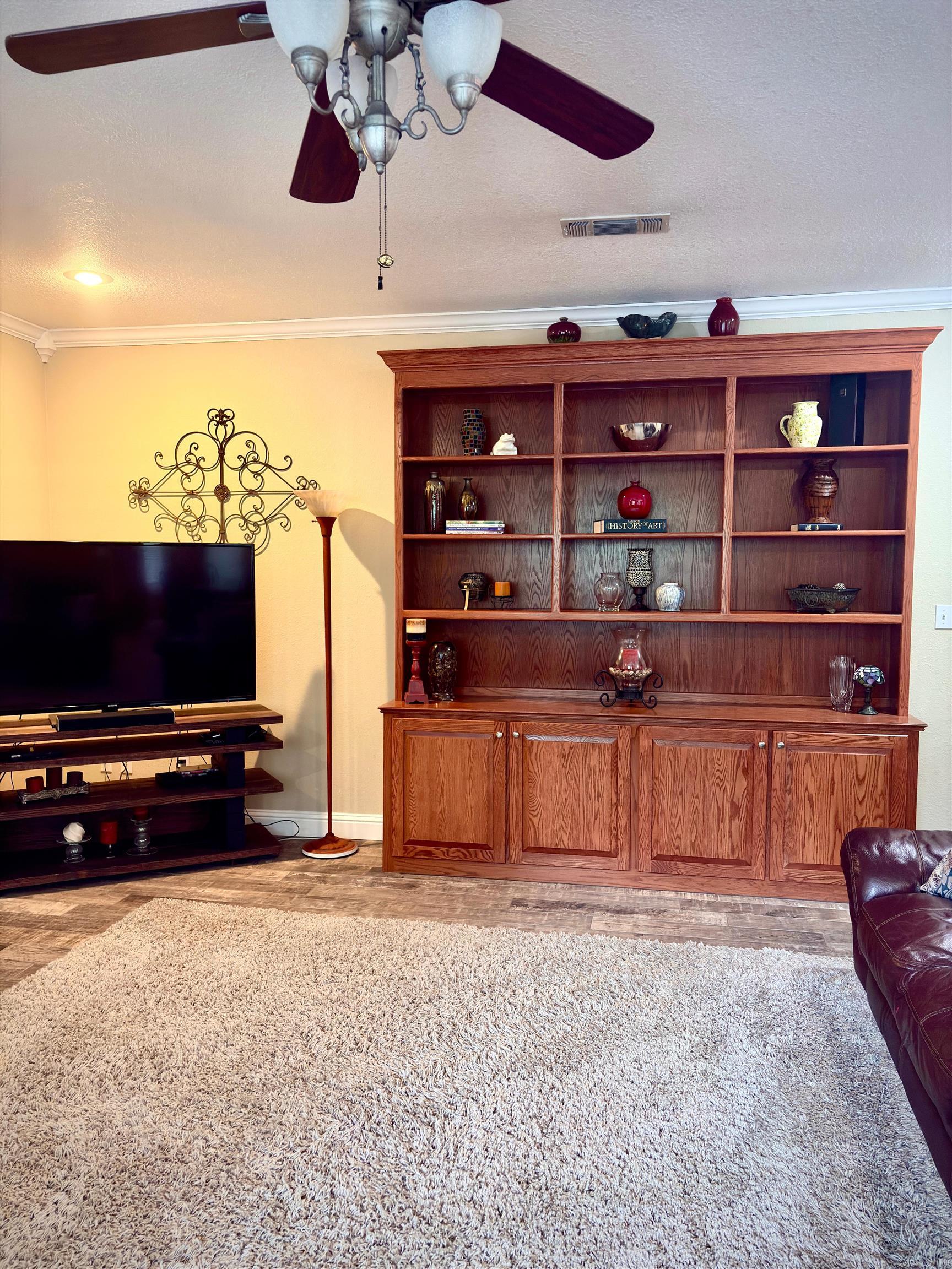 104 Rhonda Drive Property Photo 5