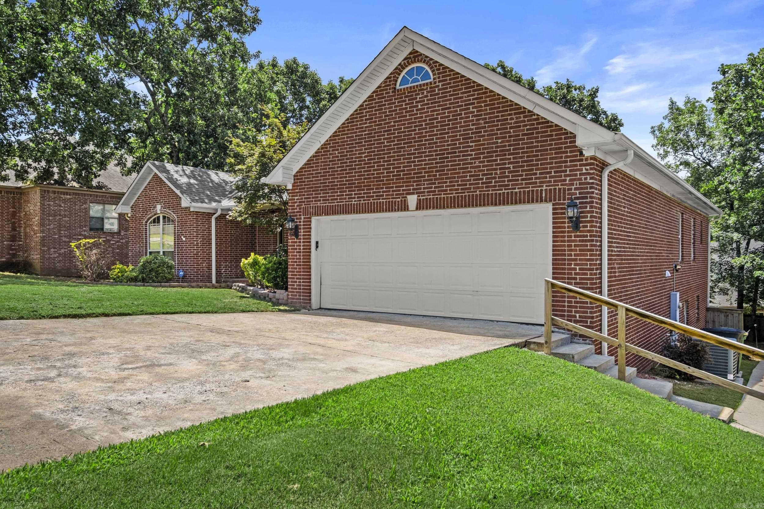 7365 W Ridge Circle Property Photo 3