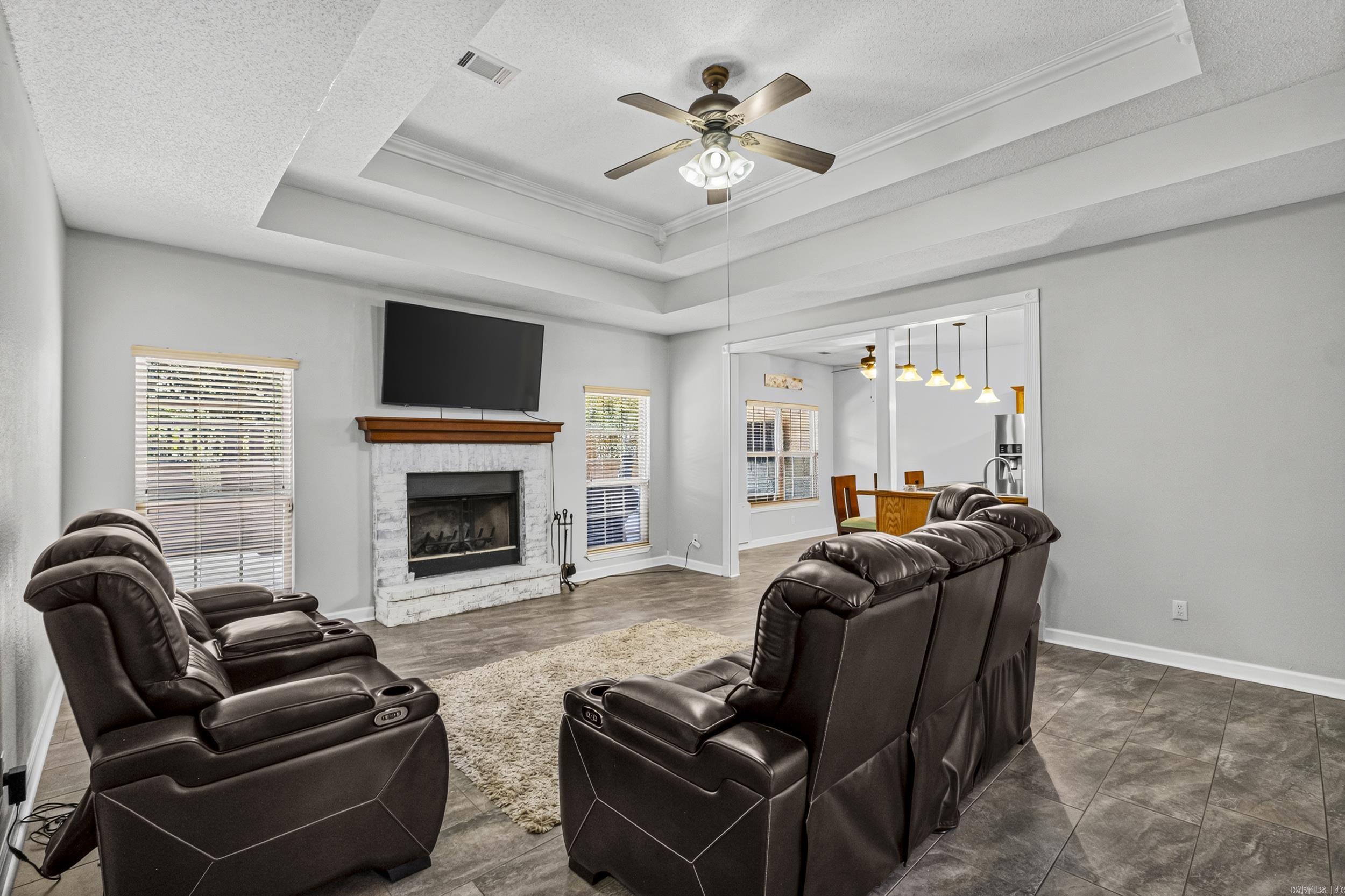 7365 W Ridge Circle Property Photo 6